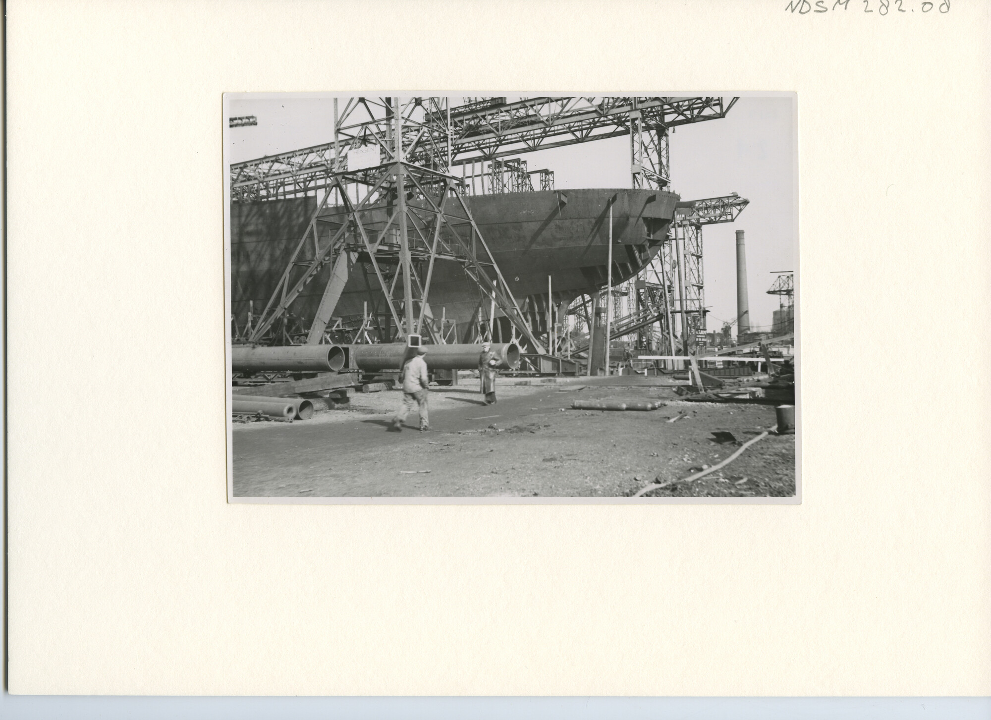 S.5444(1592); Foto van het vracht-passagiersschip ms. Tjikini van de JCJL; foto