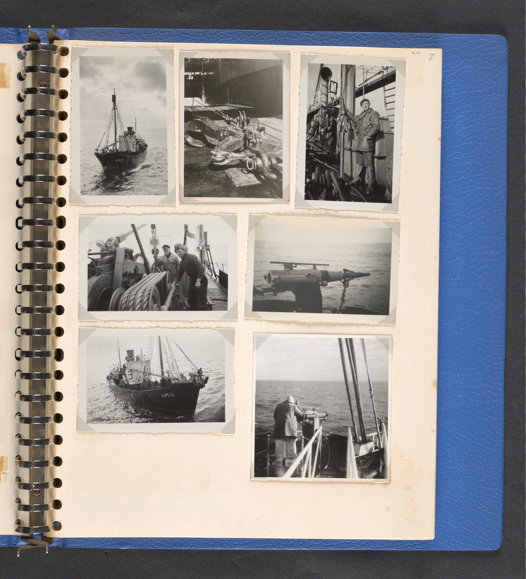 2022.1516; Multomap met foto's gemaakt tijdens reizen van walvisfabrieksschip Willem Barendsz (I), seizoenen 1947-'48 t/m 1950-'51; fotoalbum