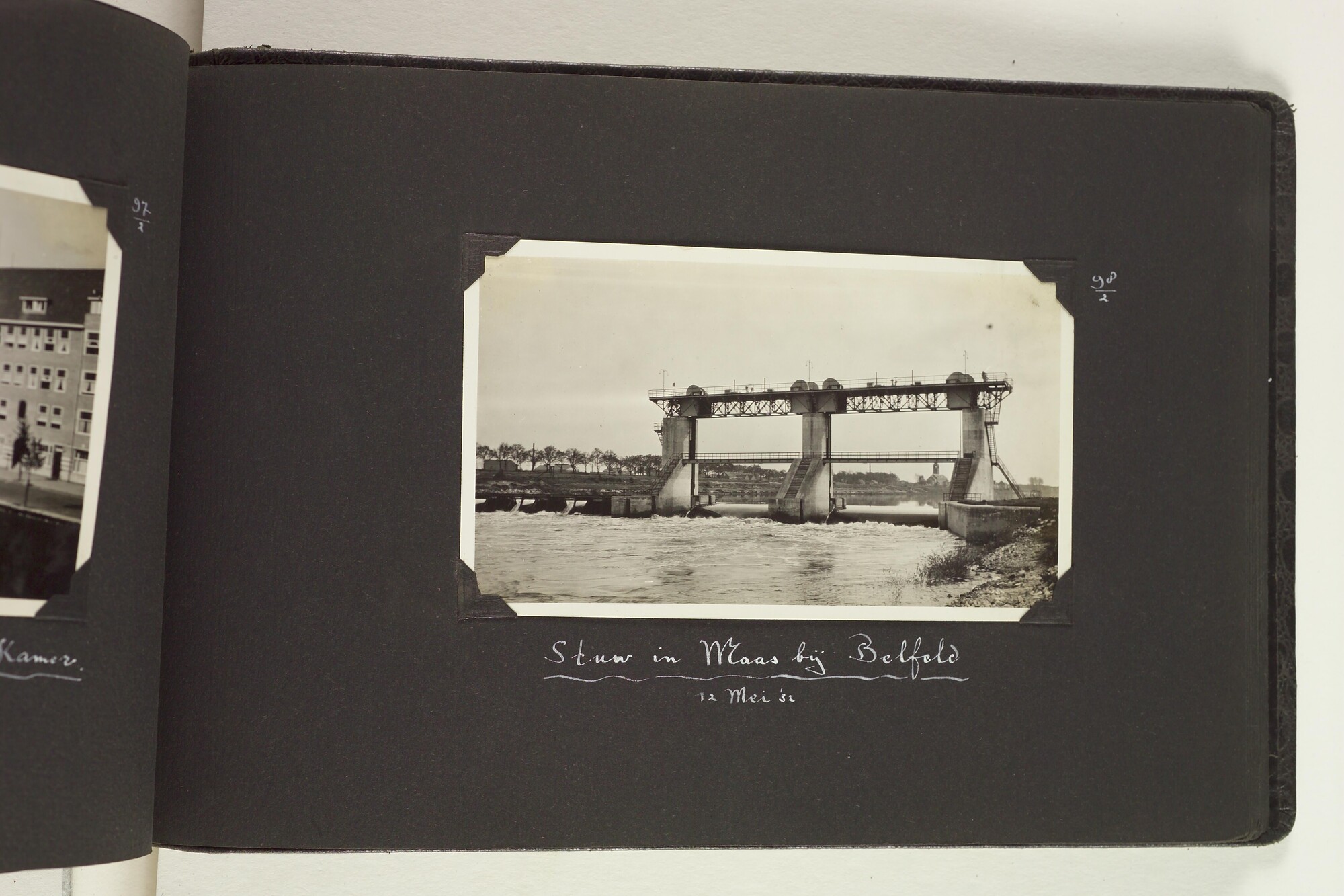 S.6156(06)l; Fotoalbum l) uit een serie van veertien uit de Collectie Job over zijn reizen met ss. 'Stuyvesant' en 'Venezuela' van de KNSM [...]; fotoalbum