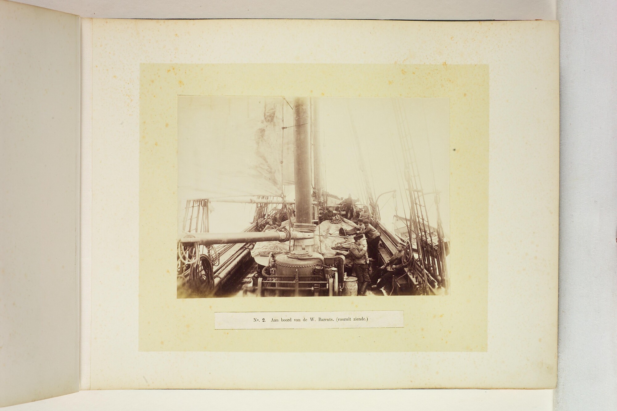 S.2956(09); Album met foto's van de Tweede Noordpoolexpeditie van de Willem Barents; fotoalbum