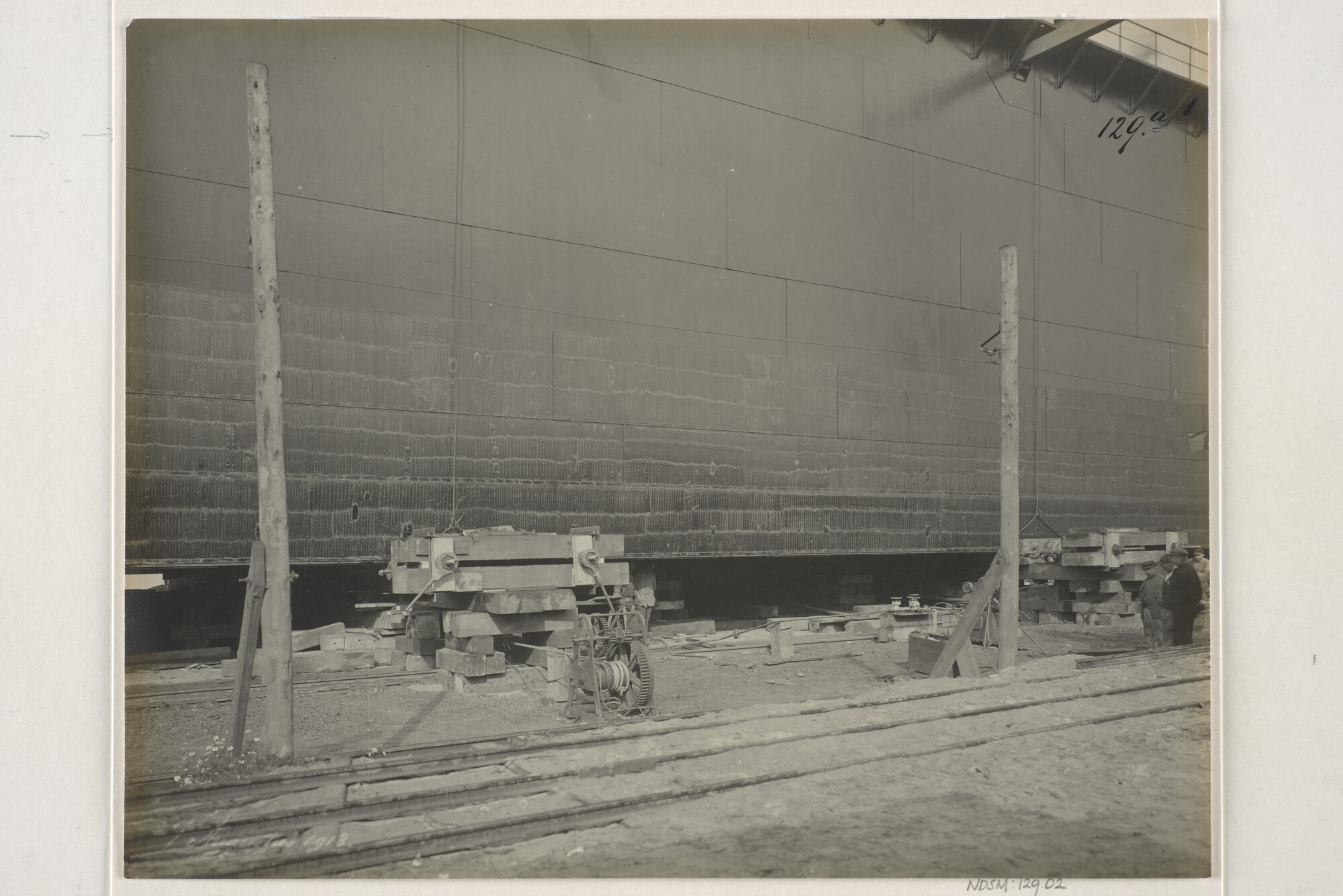 S.5444(0384)7; Foto van het droogdok (deel van het) Julianadok; foto
