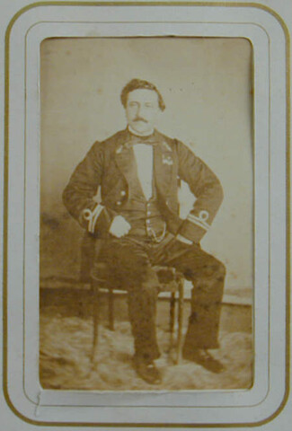 S.0576(01)239; Portretfoto van luitenant-ter-zee der eerste klasse N.M.J. Kroef (1822-1894); foto