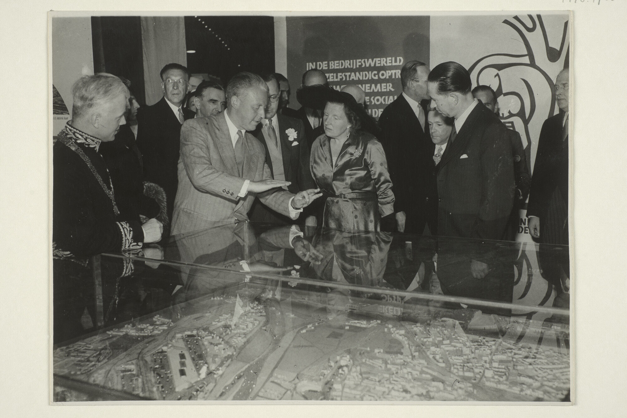 1998.1703; Foto's van de tentoonstelling 'De Rijn in de RAI' in Amsterdam; fotoreportage