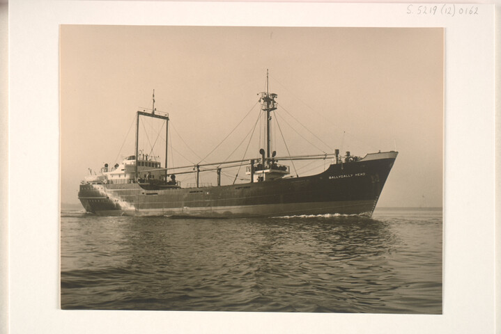 S.5219(12)0162; Foto's van de proeftocht van het Noord-Ierse vrachtschip ms. Balleygalley Head; fotoreportage