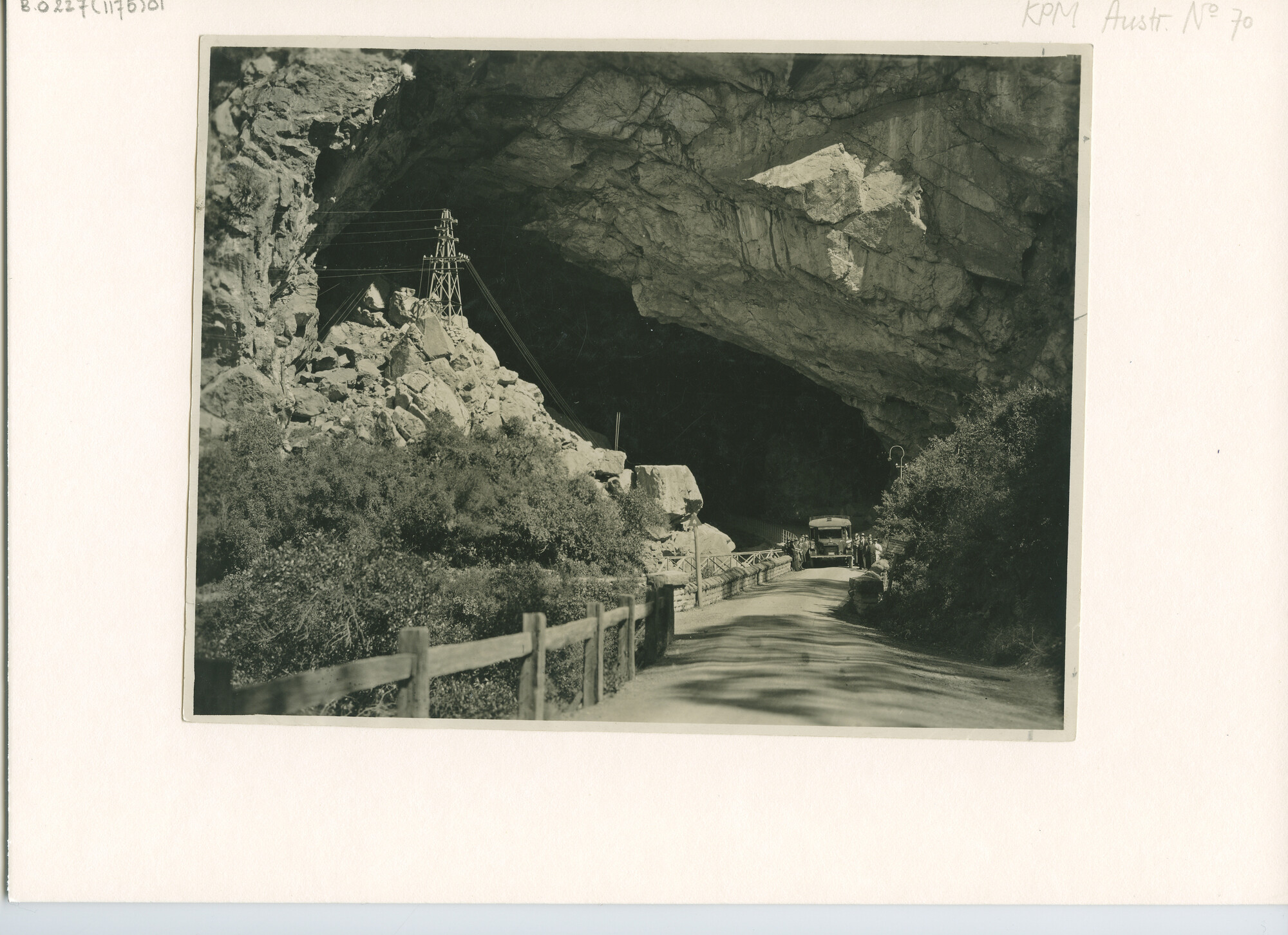 B.0227(1175)01; Interieurfotos van de Jenolan Caves, kalksteengrotten in de Blue Mountains [...]; foto