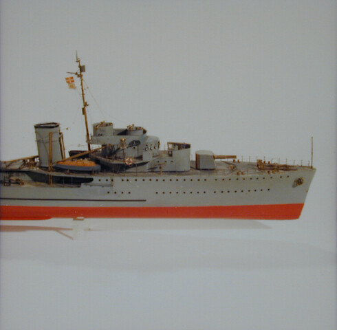 B.0203(01); Model van de torpedobootjager Hr.Ms. Isaac Sweers; scheepsmodel