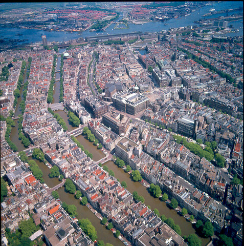 S.9100(4016); Stadsgezicht in Amsterdam; diapositief