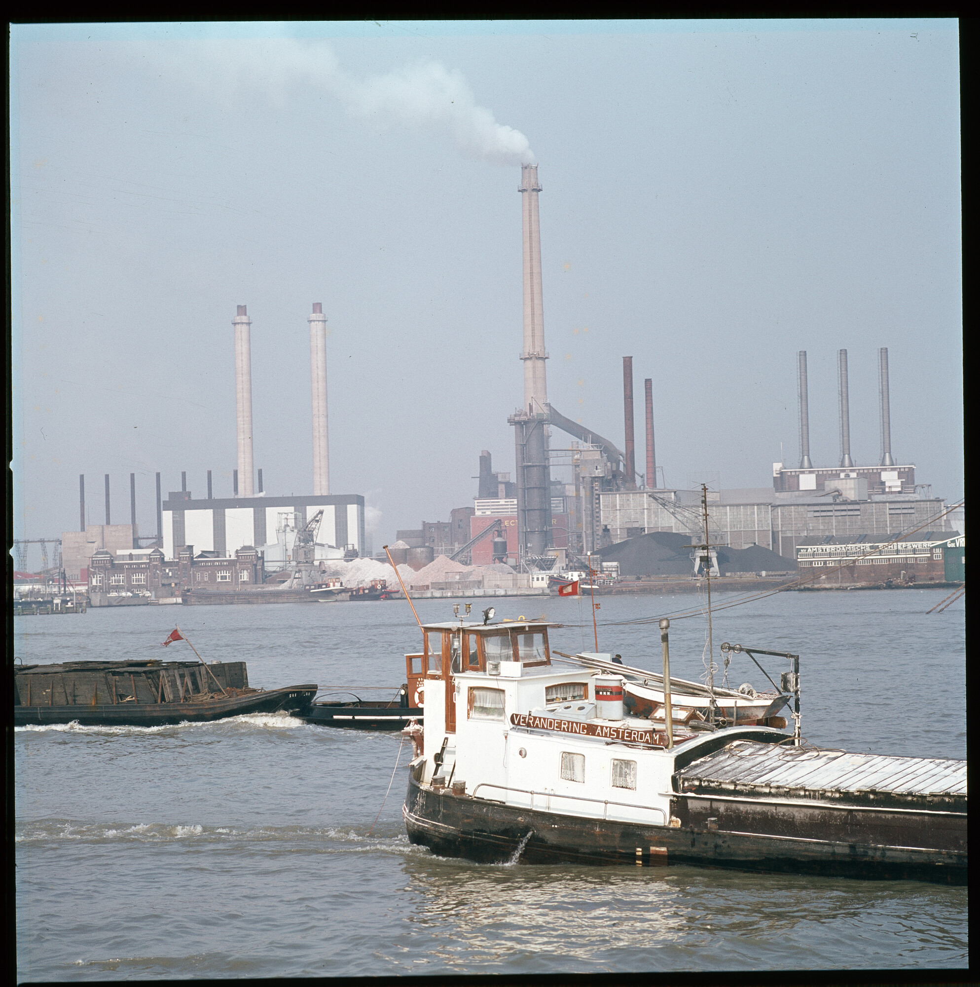 S.9100(3847); Scheepvaart op het IJ te Amsterdam; diapositief