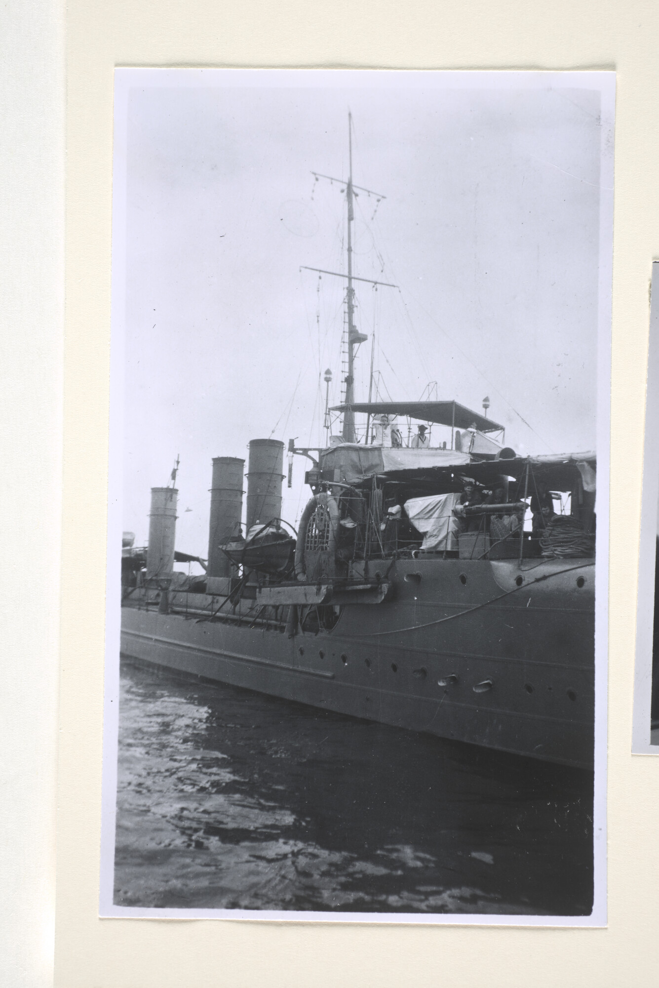 1995.1372; Reproductiefoto's van de torpedobootjager Hr.Ms. 'Vos'; fotoreportage