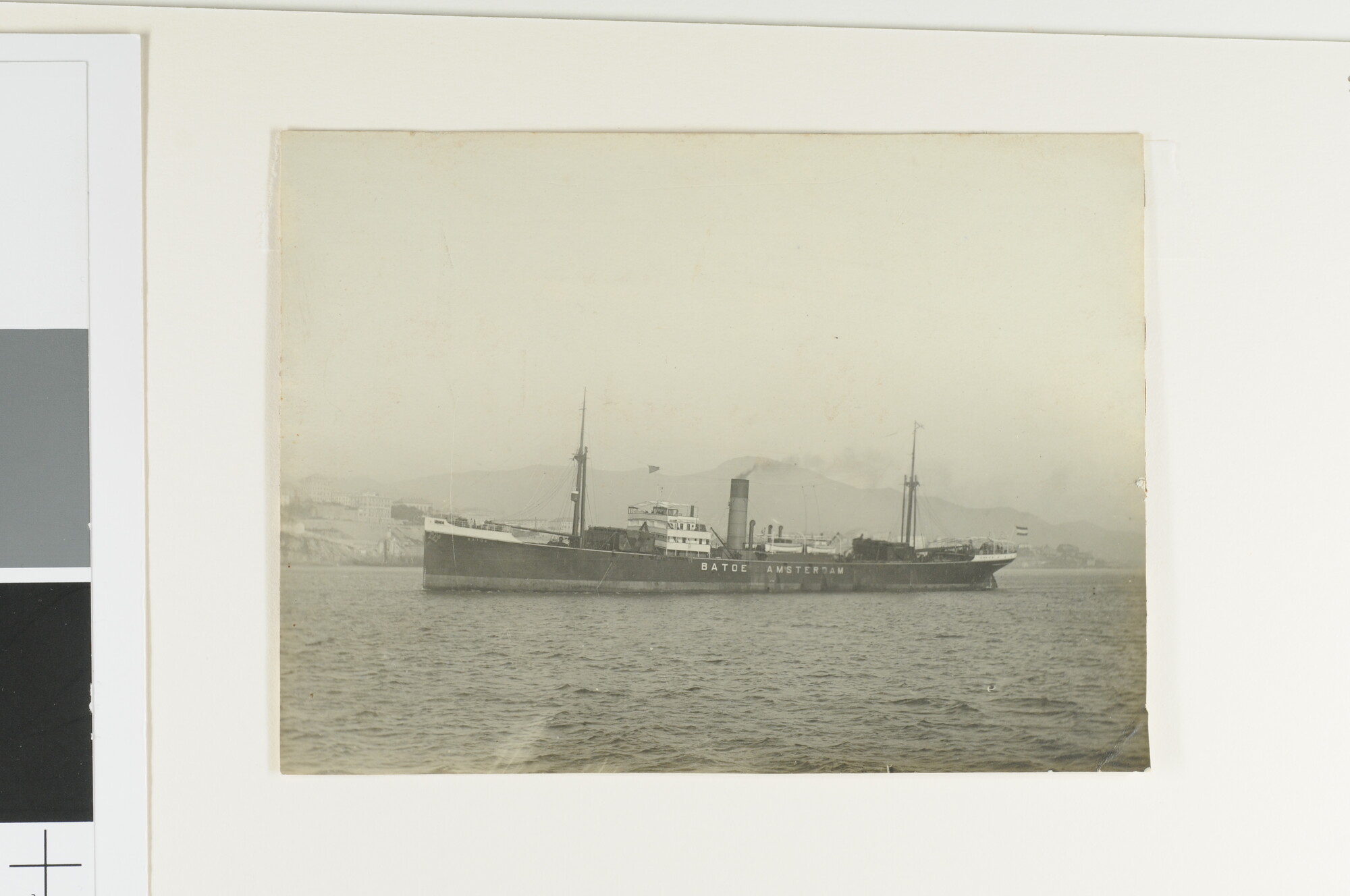 S.5459(13)04; Het vrachtschip ss. 'Batoe' van de SMN; foto
