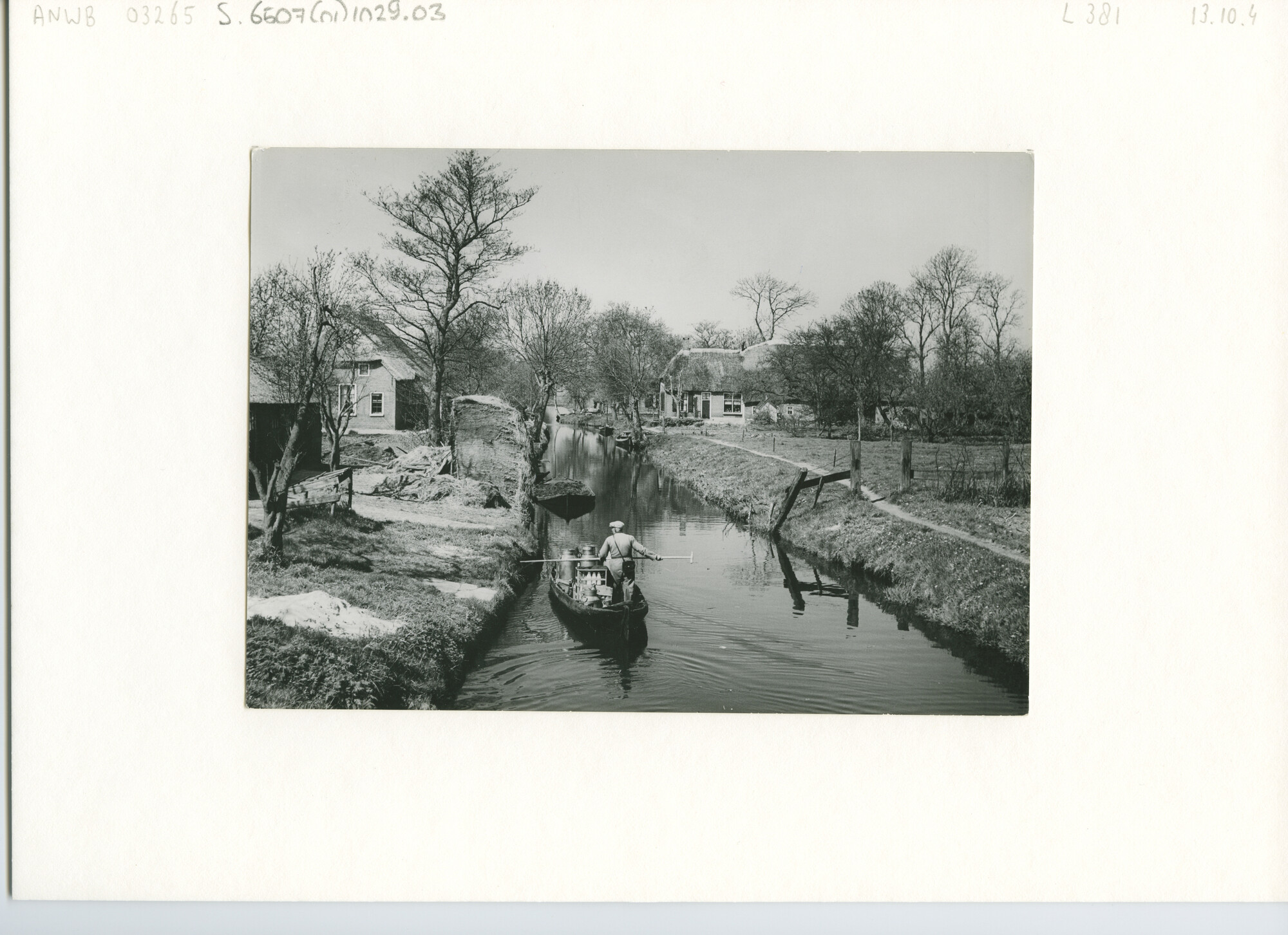 S.6507(01)1029.03; Sfeerfoto's van rustieke plekjes in Giethoorn.; foto