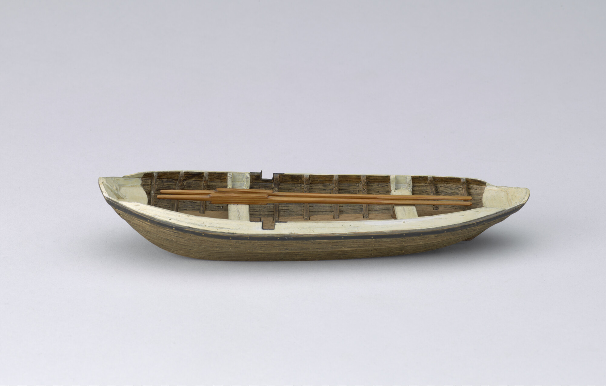 2012.0154; Model van een Hollandse roeiboot (Zeeuws type); scheepsmodel