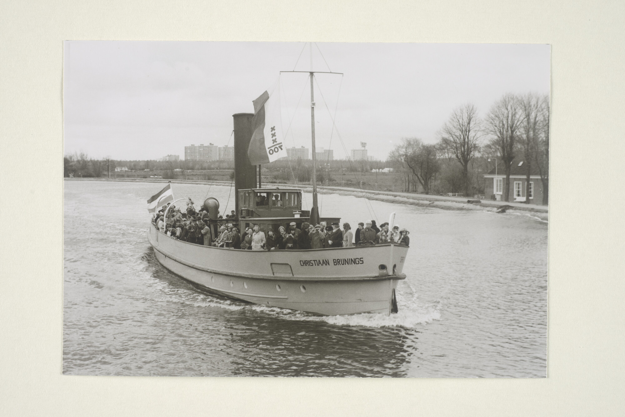 2000.2713; Het ss. 'Christiaan Brunings' op de Amstel, ter hoogte van het Kalfje; foto