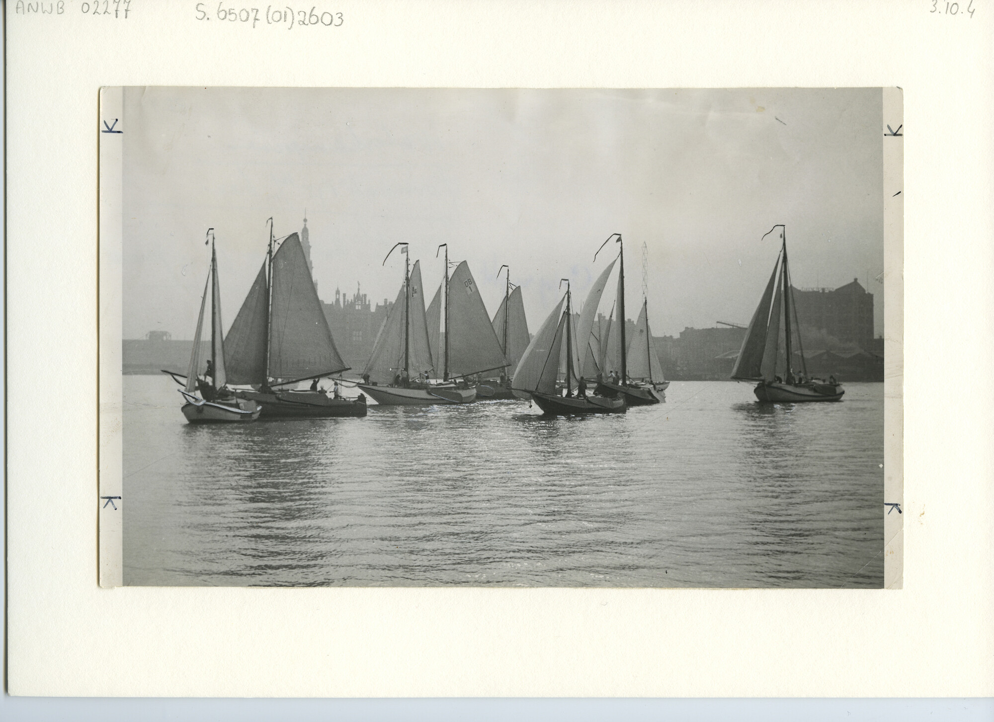 S.6507(01)2603; Een veld hoogaarsen op de Schelde voor Antwerpen; foto
