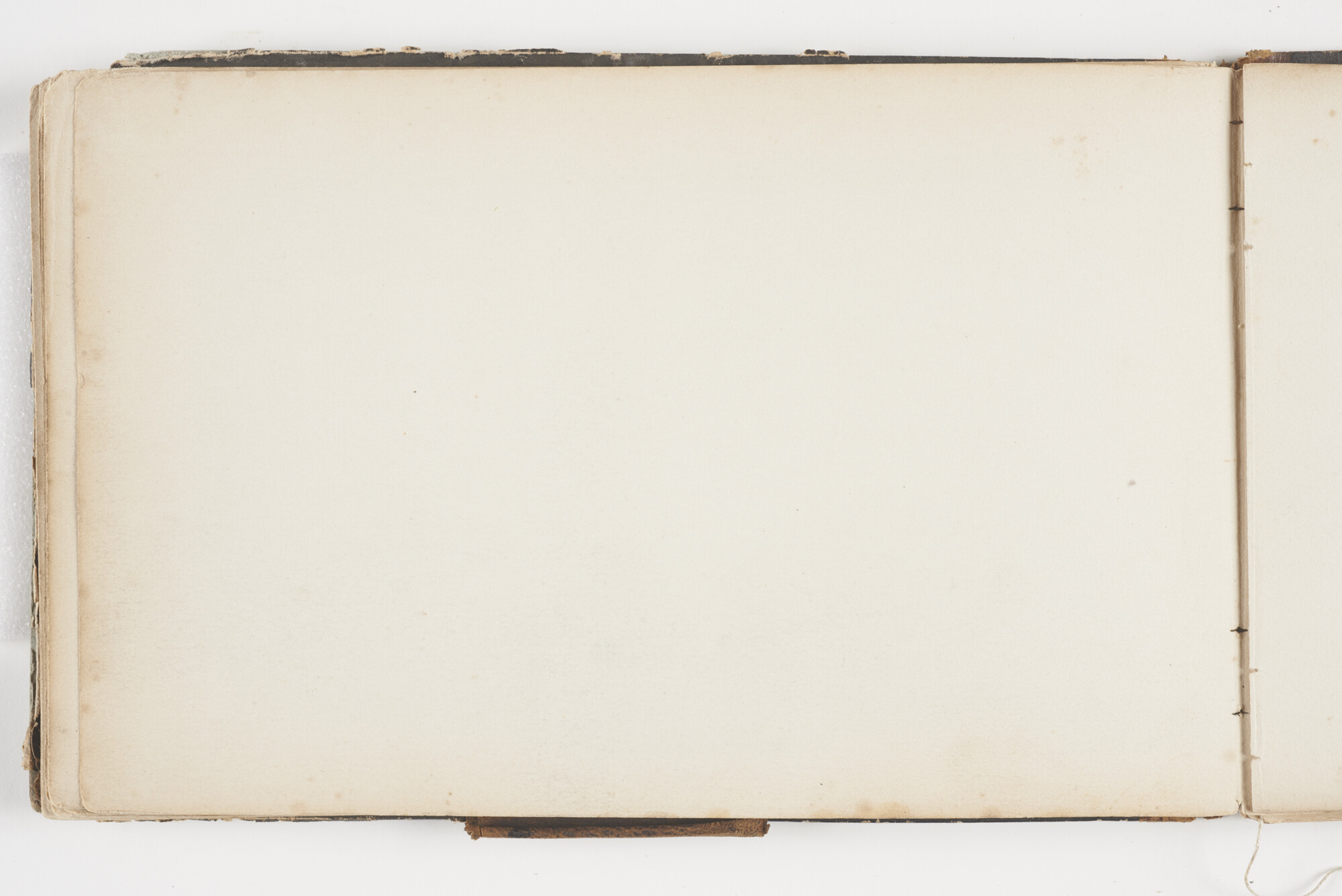 A.2019(03); Schetsboek met studies van binnenschepen en zeeschepen; schetsboek