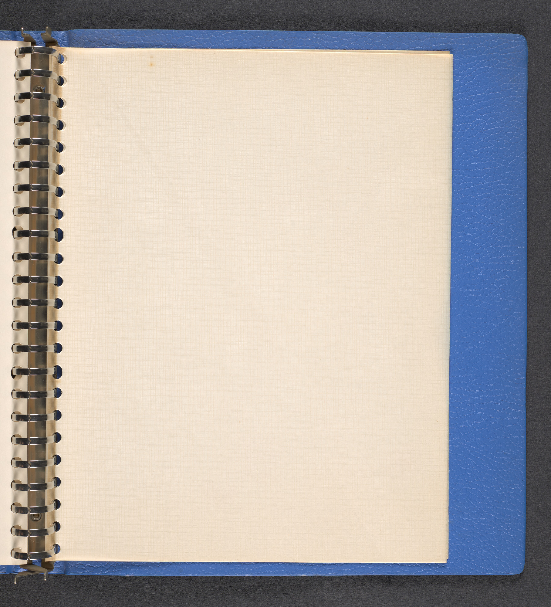 2022.1516; Multomap met foto's gemaakt tijdens reizen van walvisfabrieksschip Willem Barendsz (I), seizoenen 1947-'48 t/m 1950-'51; fotoalbum