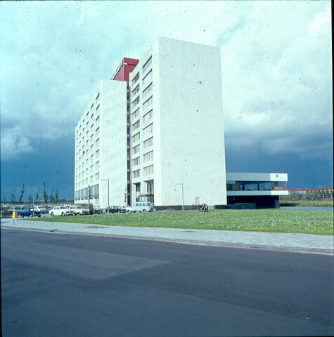 S.9100(4282); Dia kantoorgebouw Nedlloyd in Amsterdam - Slotervaart; diapositief