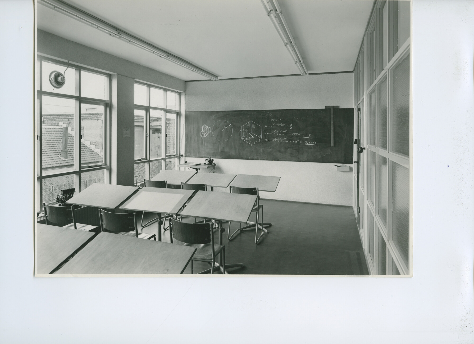 S.5621(01)0997; Foto van leslokaal.; foto