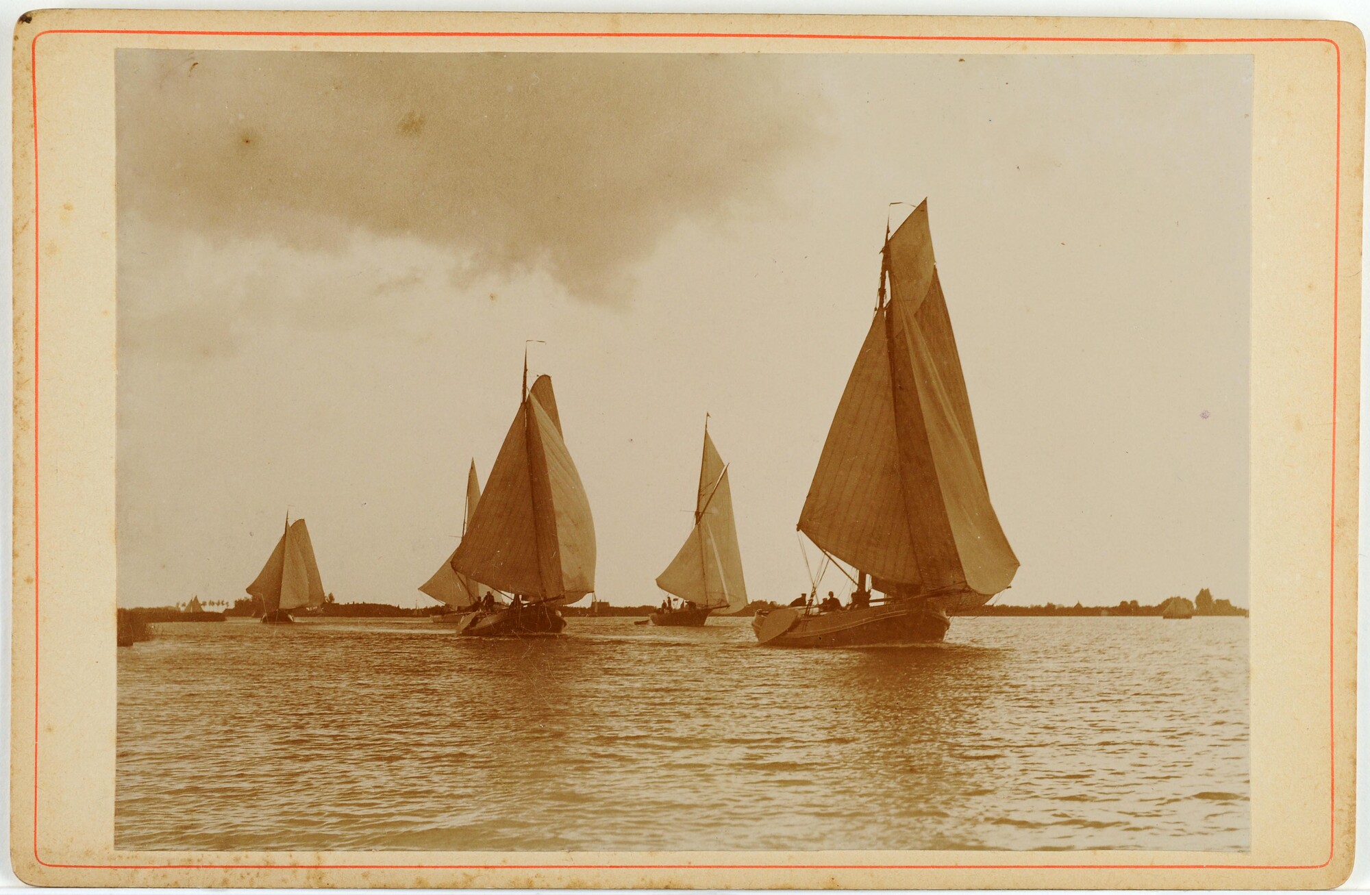 1999.0038; Een partij boeiers en kotters op de Braasemermeer, 1892; foto