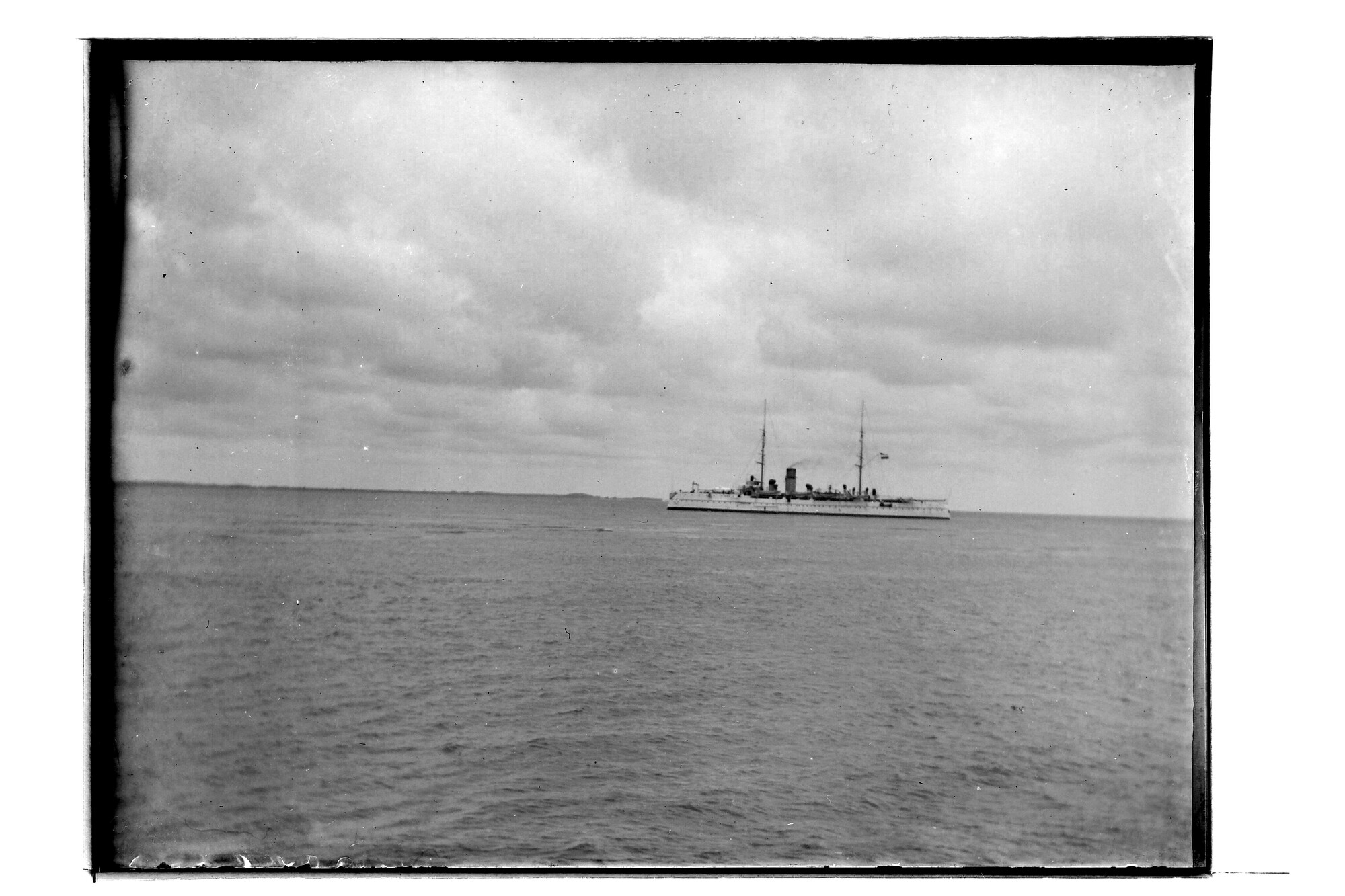 S.3319(266)a; Pantserschip Hr.Ms. 'Marten Harpertsz Tromp'; negatief