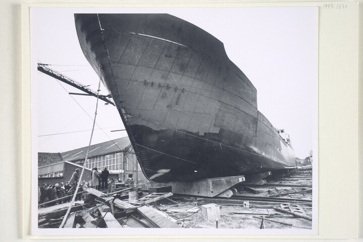 1994.1041; Foto's onder andere van de bij Scheepswerf Van Goor Monnickendam gebouwde salonboot ms. 'Alcmaria' en de coasters 'Almanum', 'lenie' en 'Marjan'; fotoalbum
