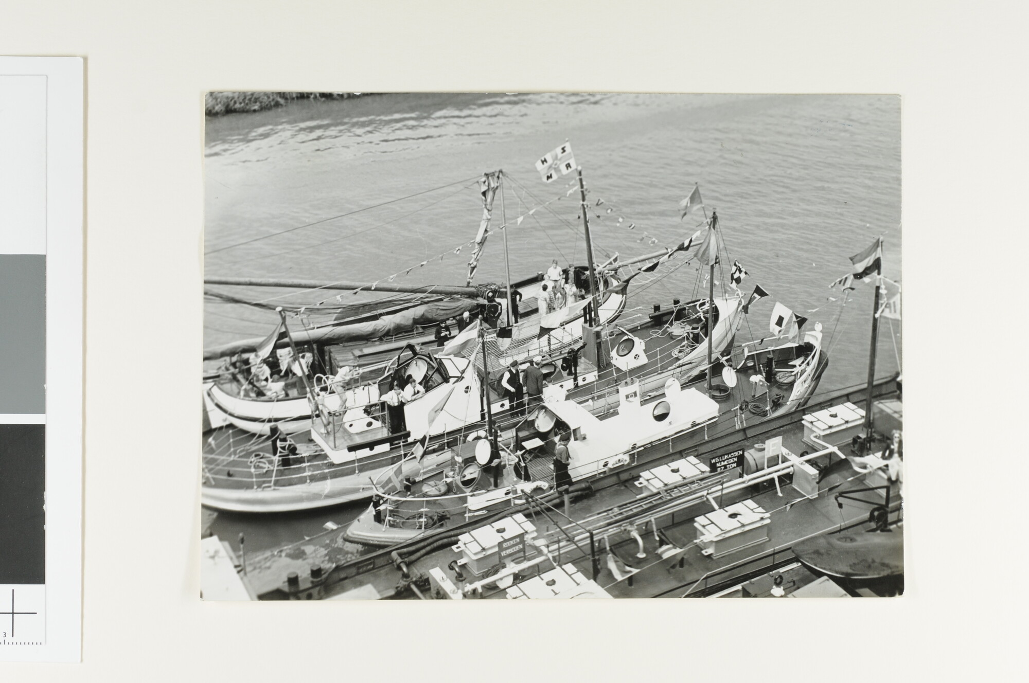 S.6408(0832); De motorreddingboten Twenthe, President Jan Lels van de KNZHRM, gezien [...]; foto