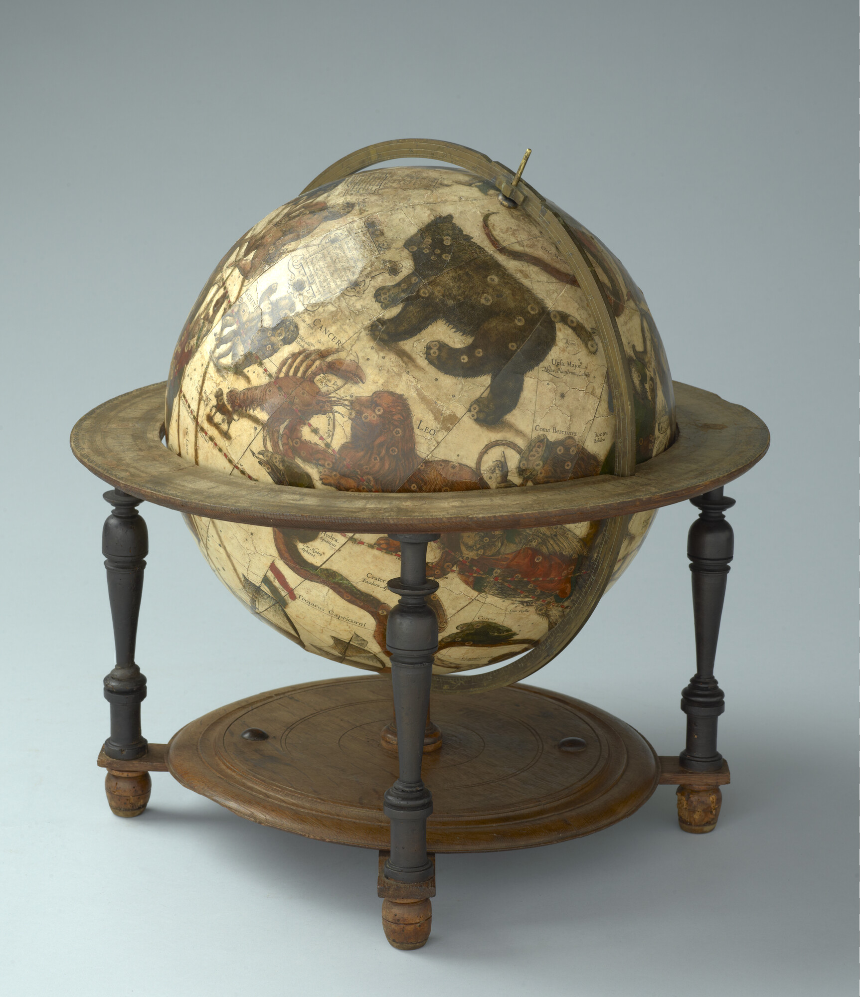 A.0942; Hemelglobe van 35,5 cm doorsnede door Jodocus Hondius (1563 - 1612), Amsterdam, 1600; globe