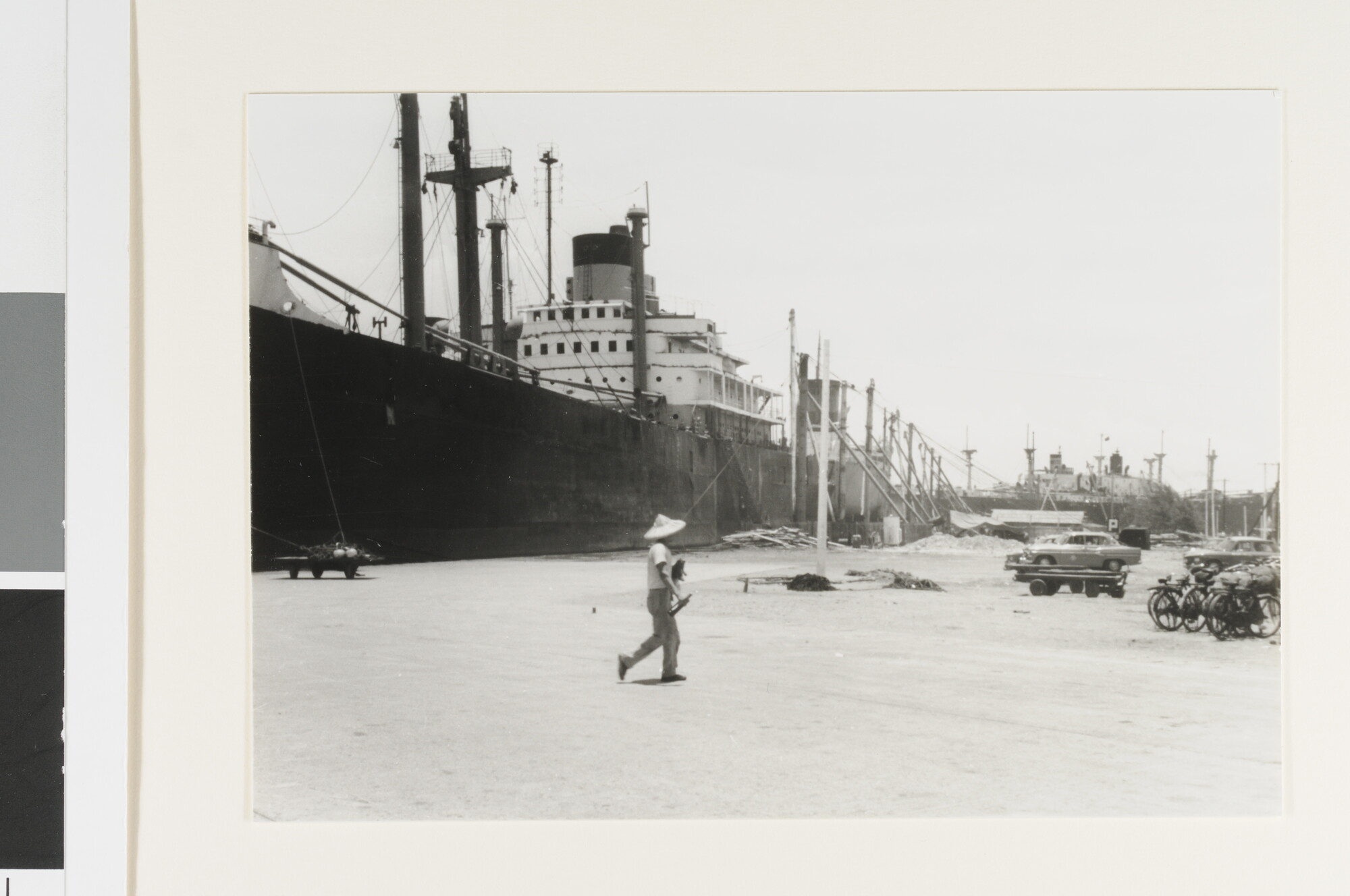 RB.0076(17); Foto's van de sloop van het vrachtschip ms. 'Roepat' te Kaohziung (Taiwan) in 1967; fotoreportage