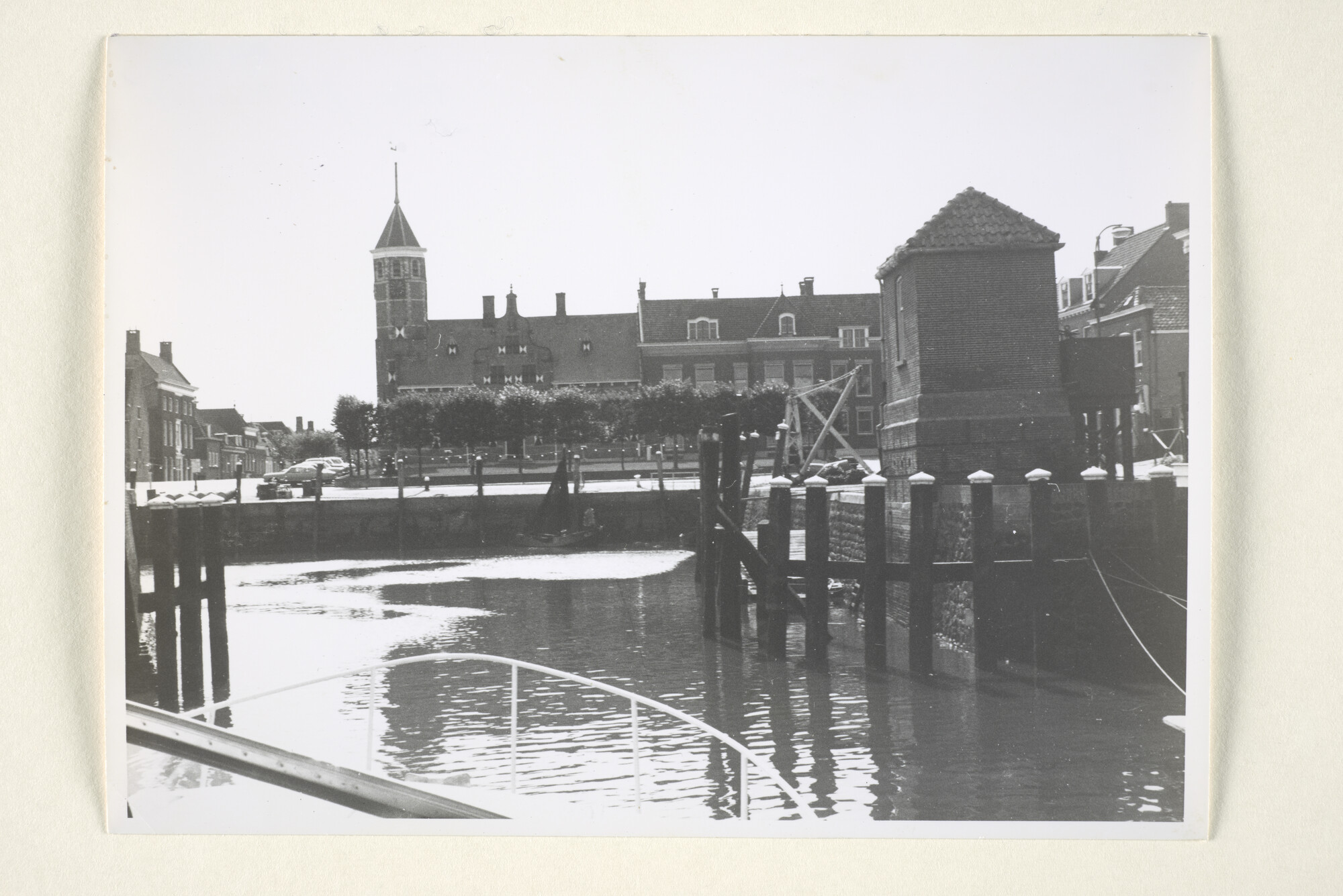 1997.1472; Foto's van de haven van Willemstad; fotoreportage