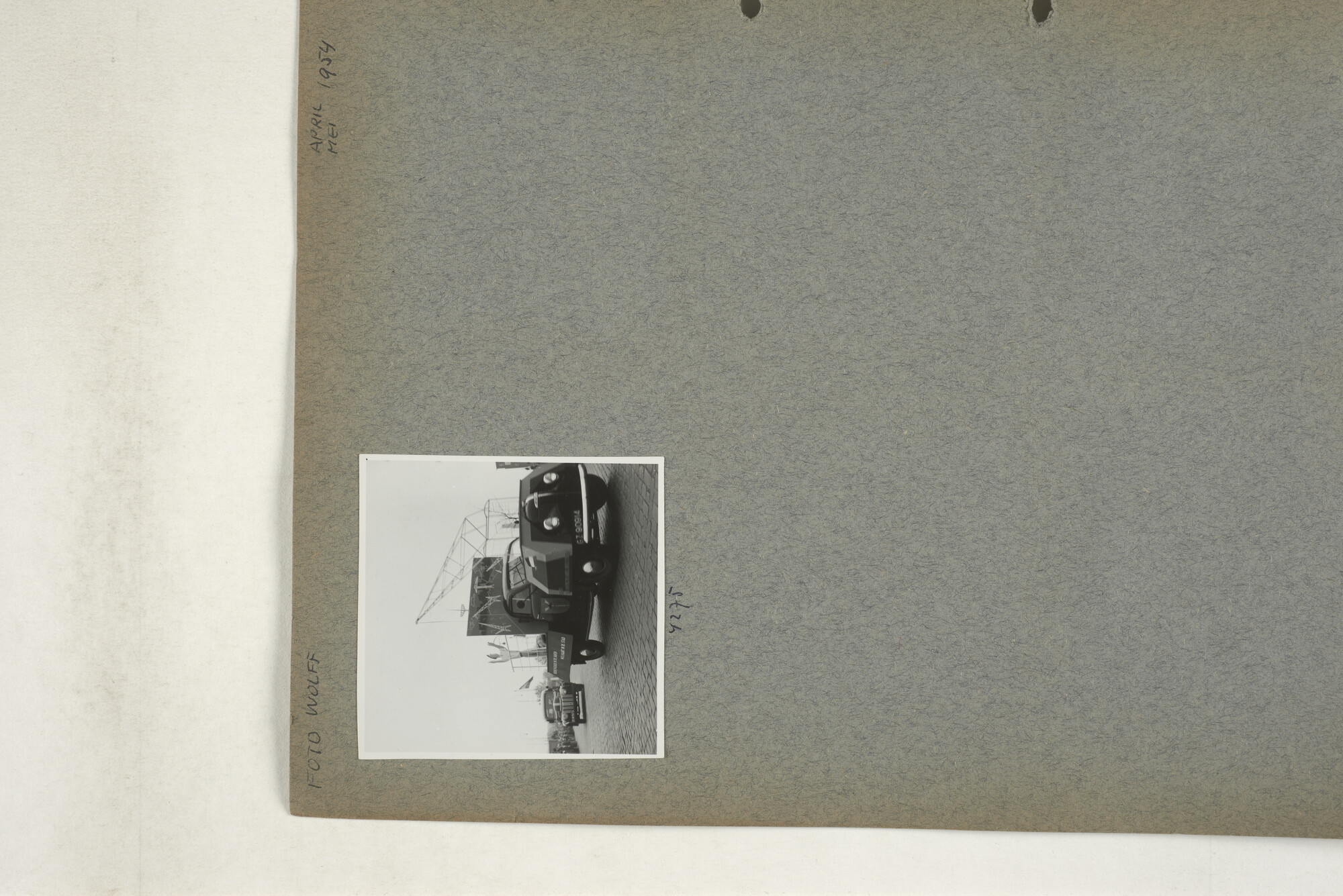 1998.2182; Omslag (voorheen ordner) met een grote hoeveelheid proef foto's van de haven en de stad van Amsterdam; omslag