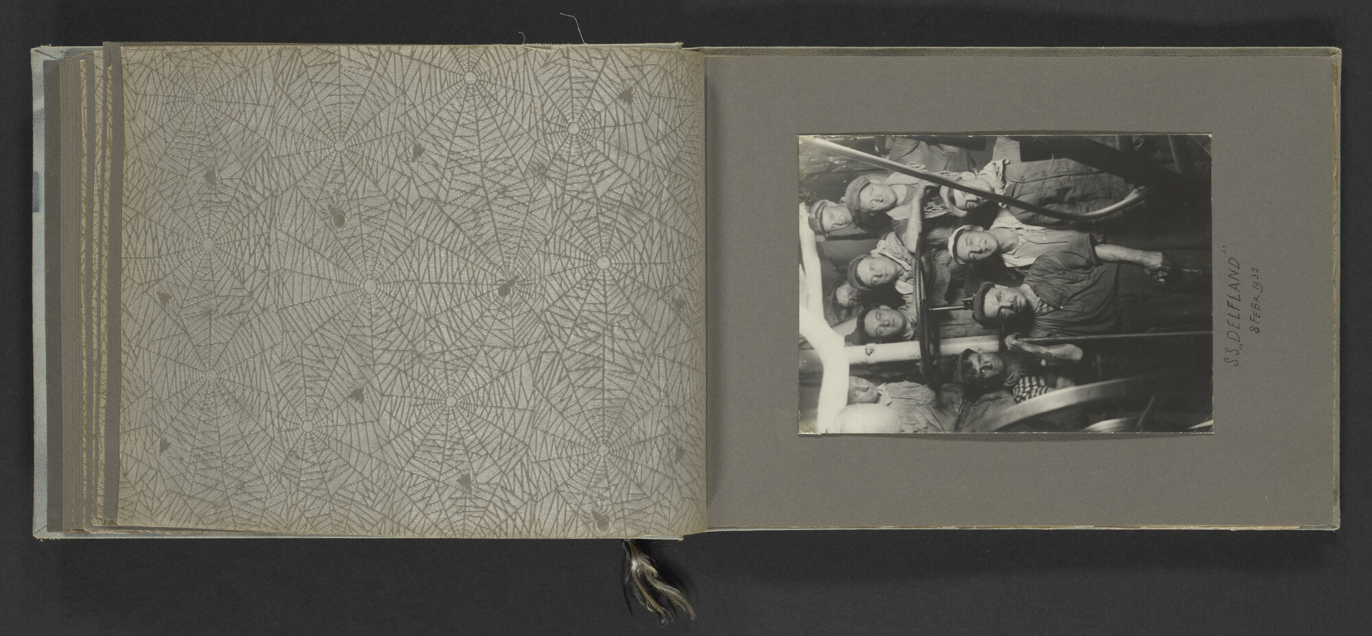 2024.3841; Fotoalbum van C.J. (Kees) de Vries, machinist op schepen van de Koninklijke Hollandsche Lloyd tussen 1928 en 1934; fotoalbum