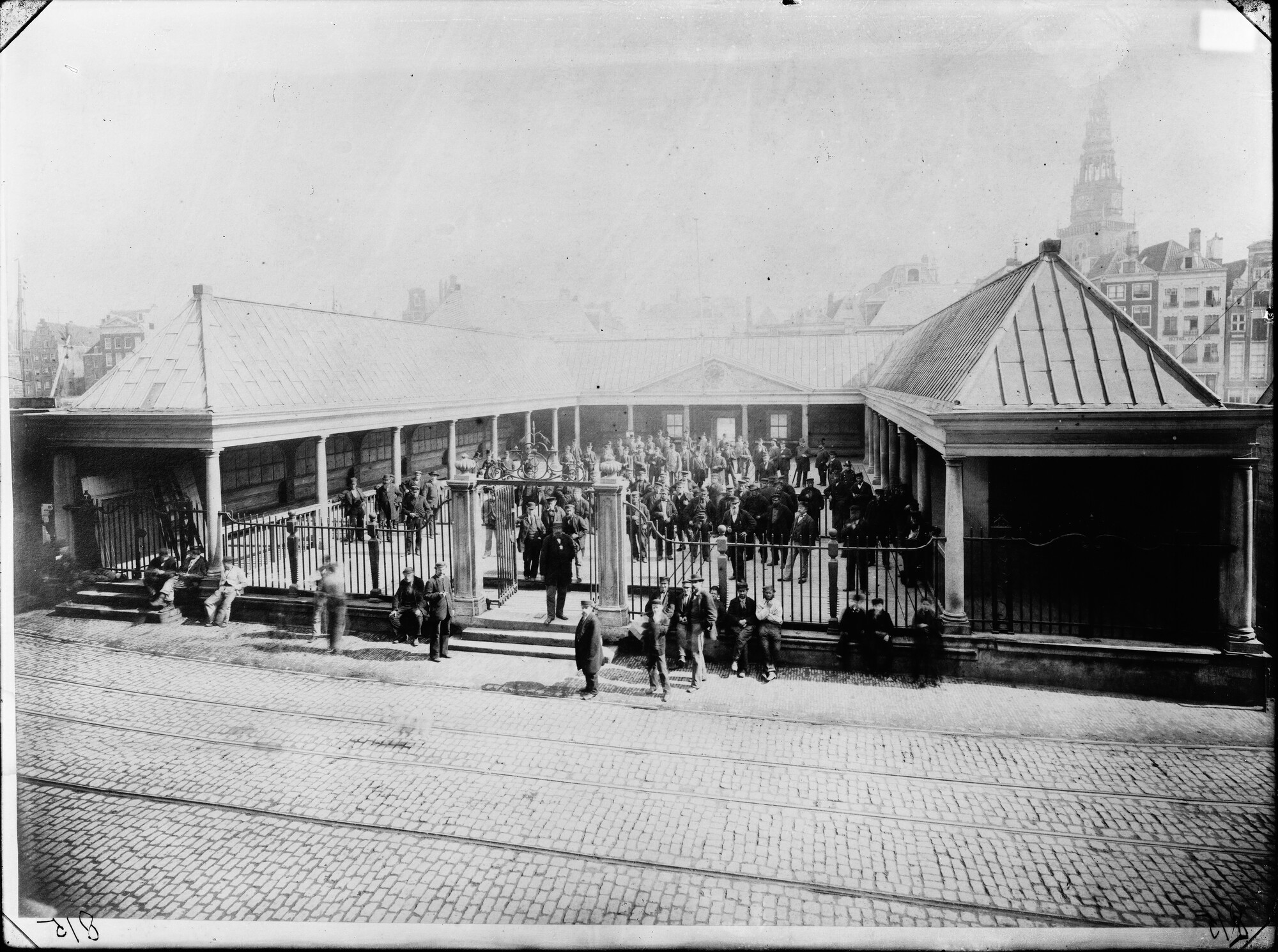 S.1156(06)112; Reproductienegatief van de Korenbeurs gelegen aan het Damrak te Amsterdam; negatief