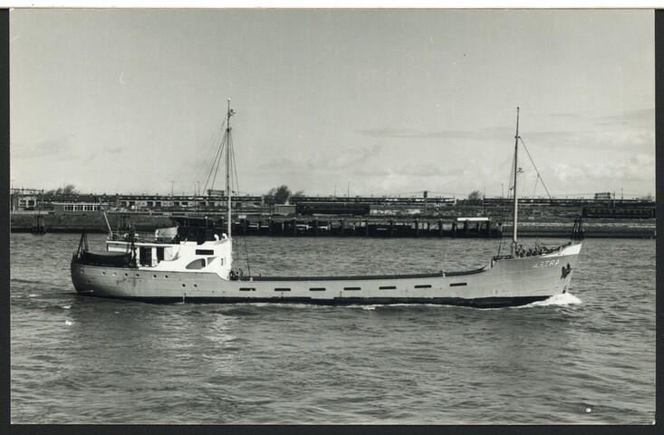 1993.3813; De coaster ms. 'Astra', eigendom van J. Pronk uit Groningen; prentbriefkaart