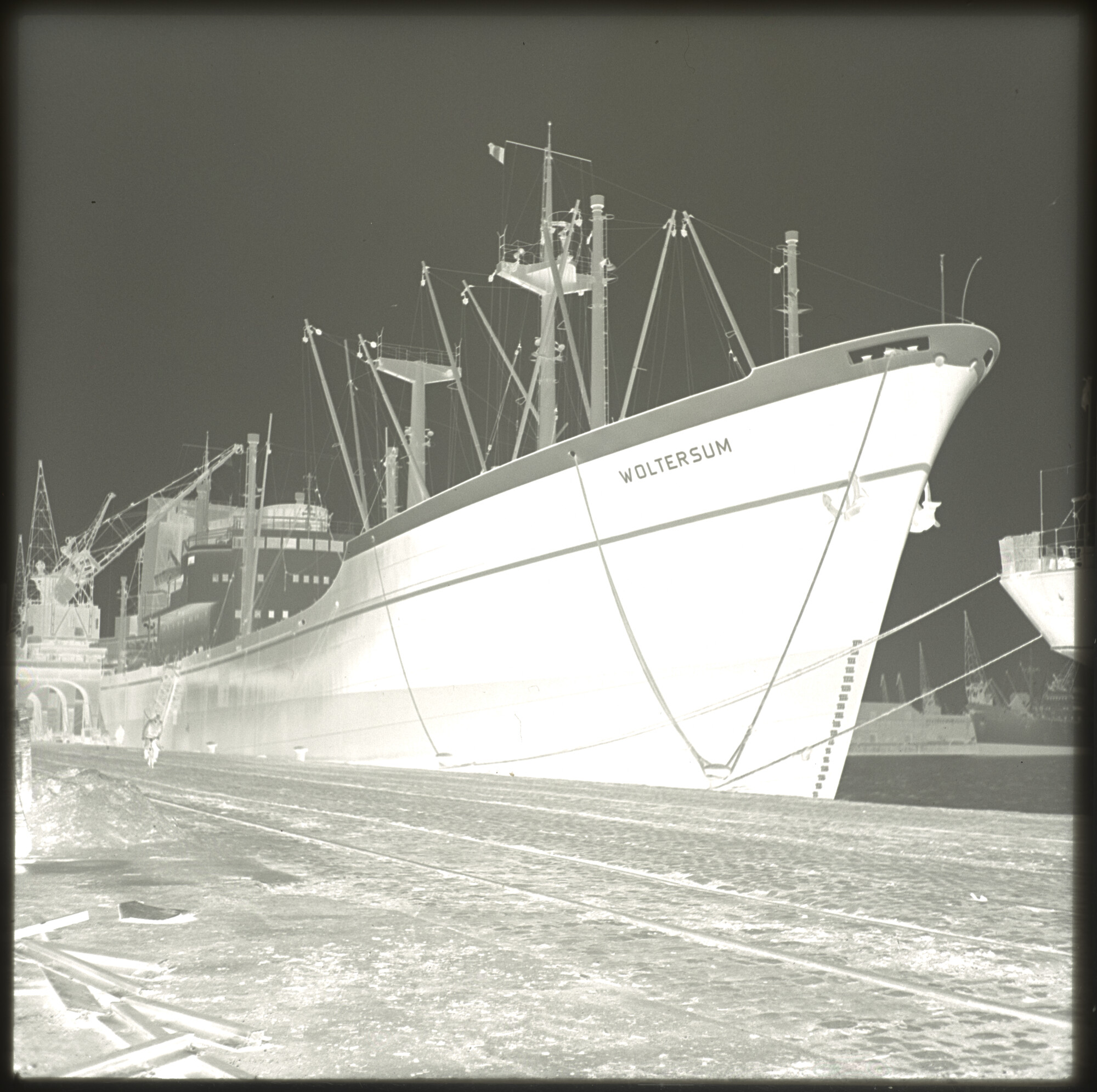 A.5263(02); Negatieven van een reis met het vrachtschip 'Woltersum' van de Stoomvaart; negatief