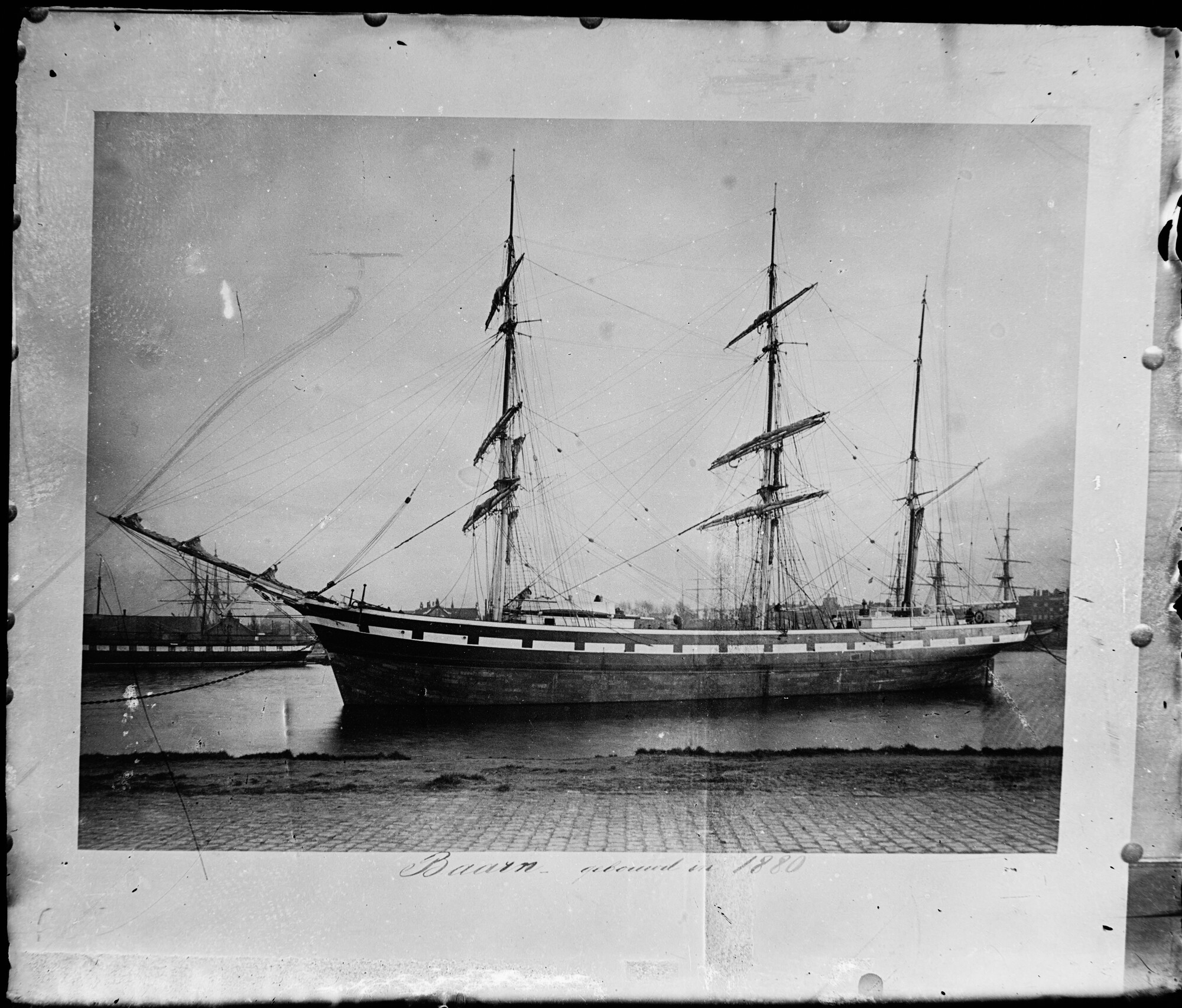 S.1156(06)370a; Reproductienegatief van de driemast houten bark 'Baarn', gebouwd op de werf 'De Nachtegaal' in 1879; negatief