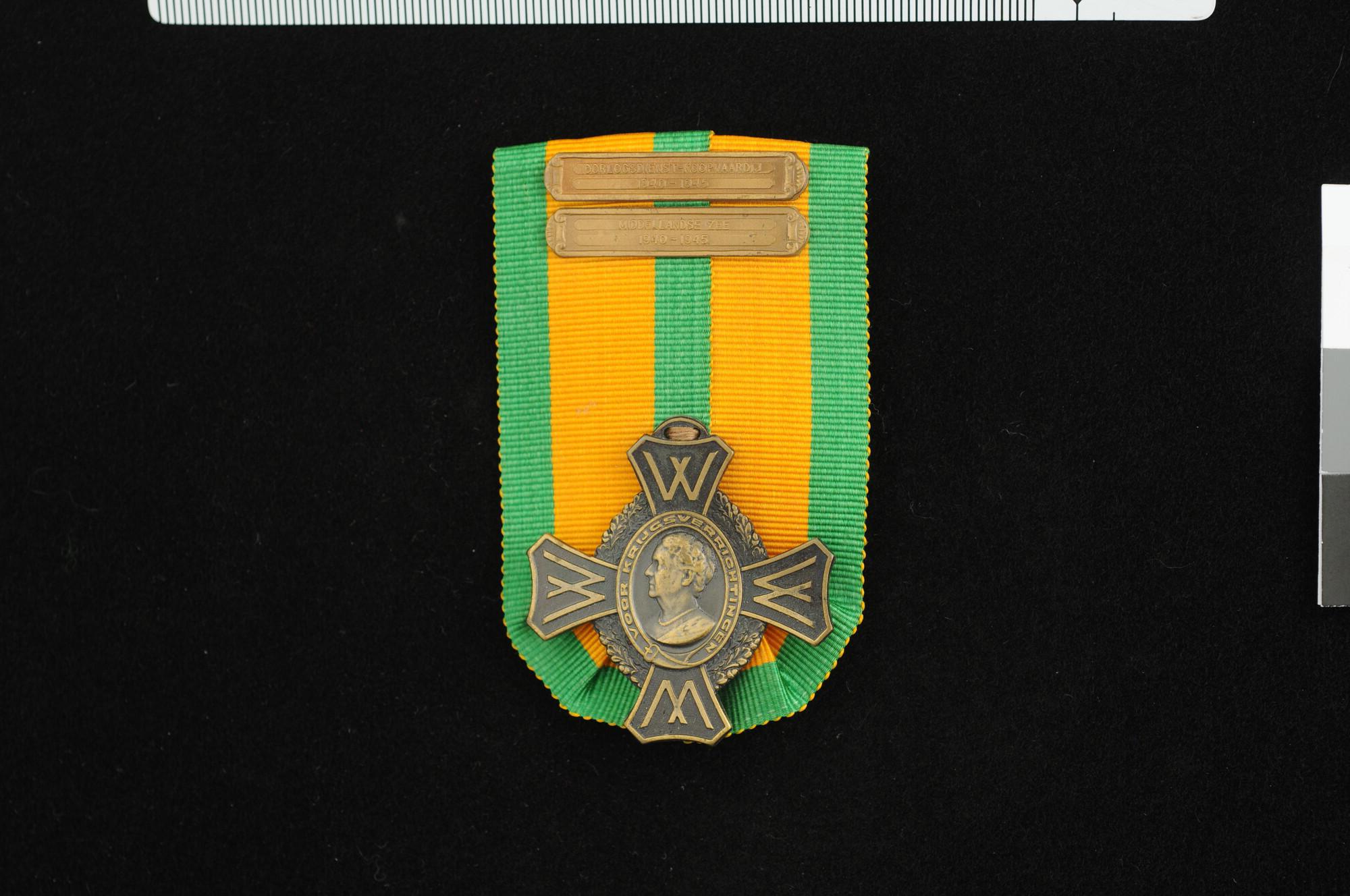 1994.5163; Oorlogsherinneringskruis met twee gespen; onderscheiding