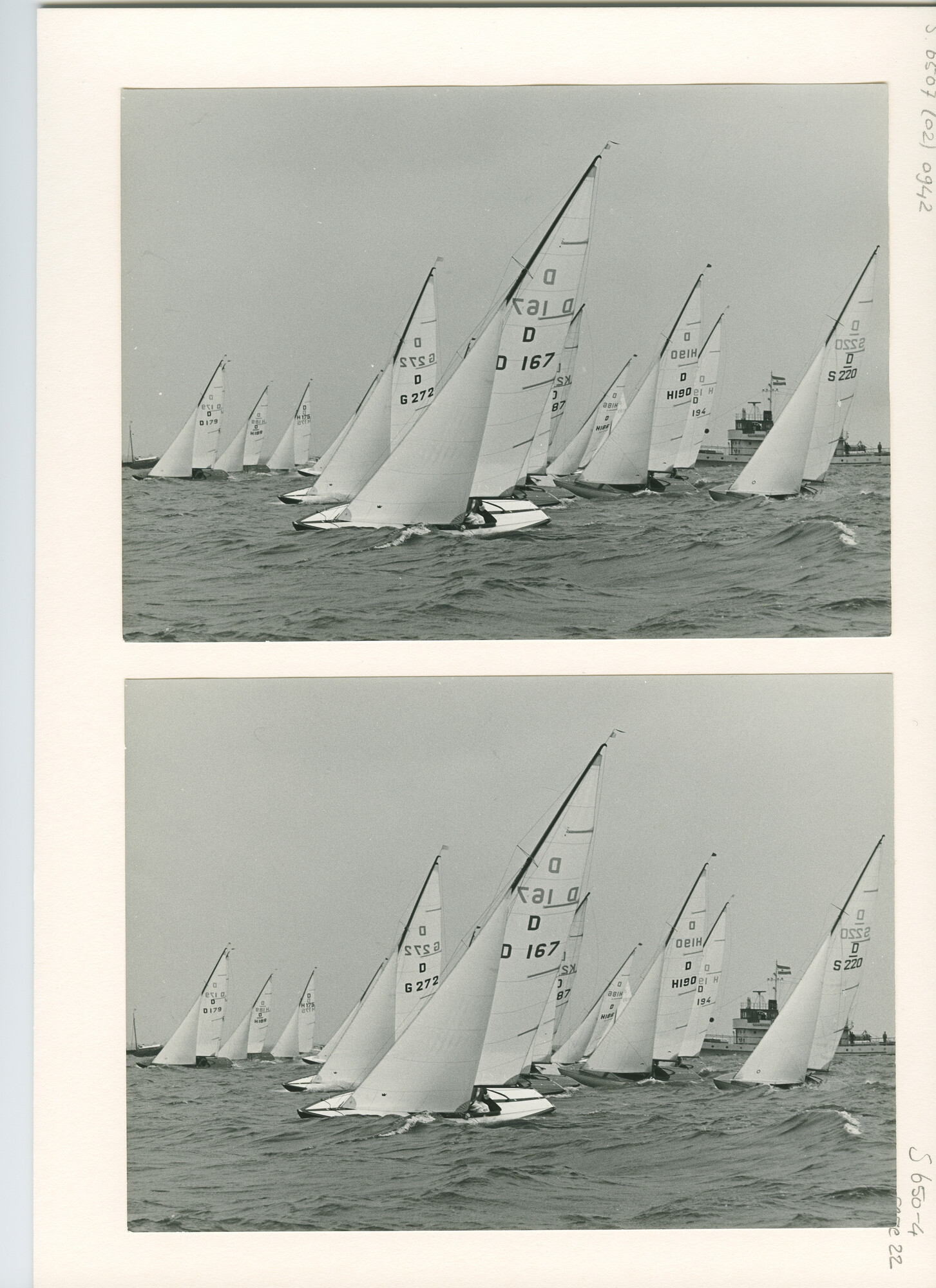 S.6507(02)0942.05; Zwart-wit foto van een wedstrijd in de Drakenklasse op het IJsselmeer voor Medemblik om de Internationale Dragon Gold Cup; foto