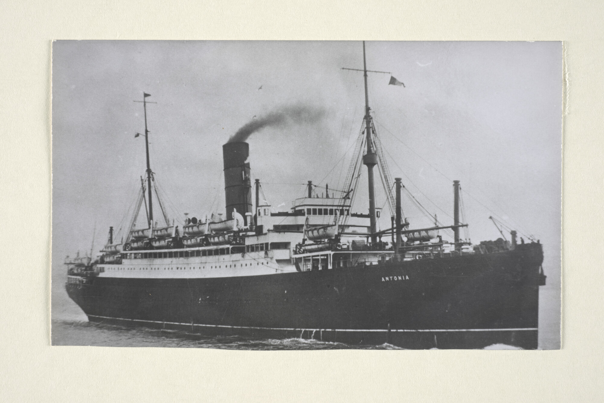 1997.4513; Het Britse passagiersschip ss. 'Antonia' van de Cunard Steamship Company uit Londen; foto