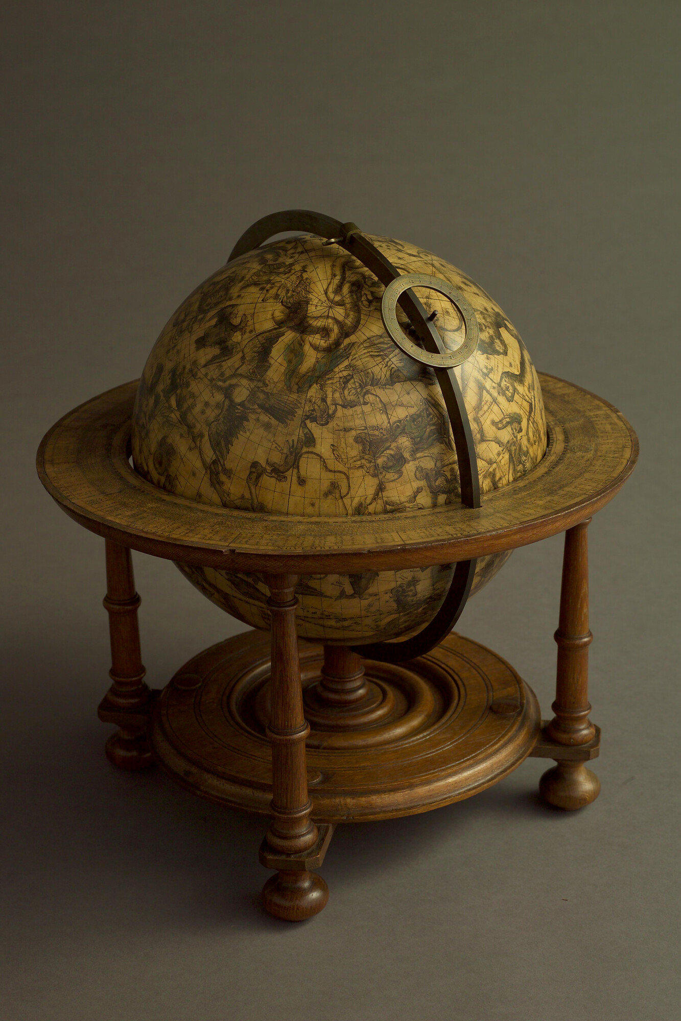S.1985(02); Hemelglobe van 31 cm. in doorsnede door Gerard en Leonard Valk, 1700, in de uitgave van 1750; globe