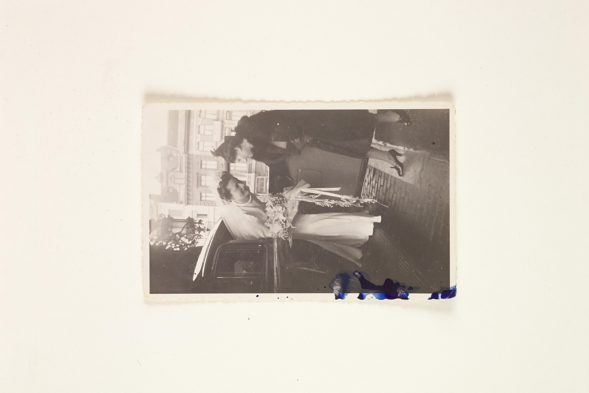 S.5548(096); Album van J.D. van Schooten met foto's van zijn huwelijk 26 april 1939 te; fotoalbum