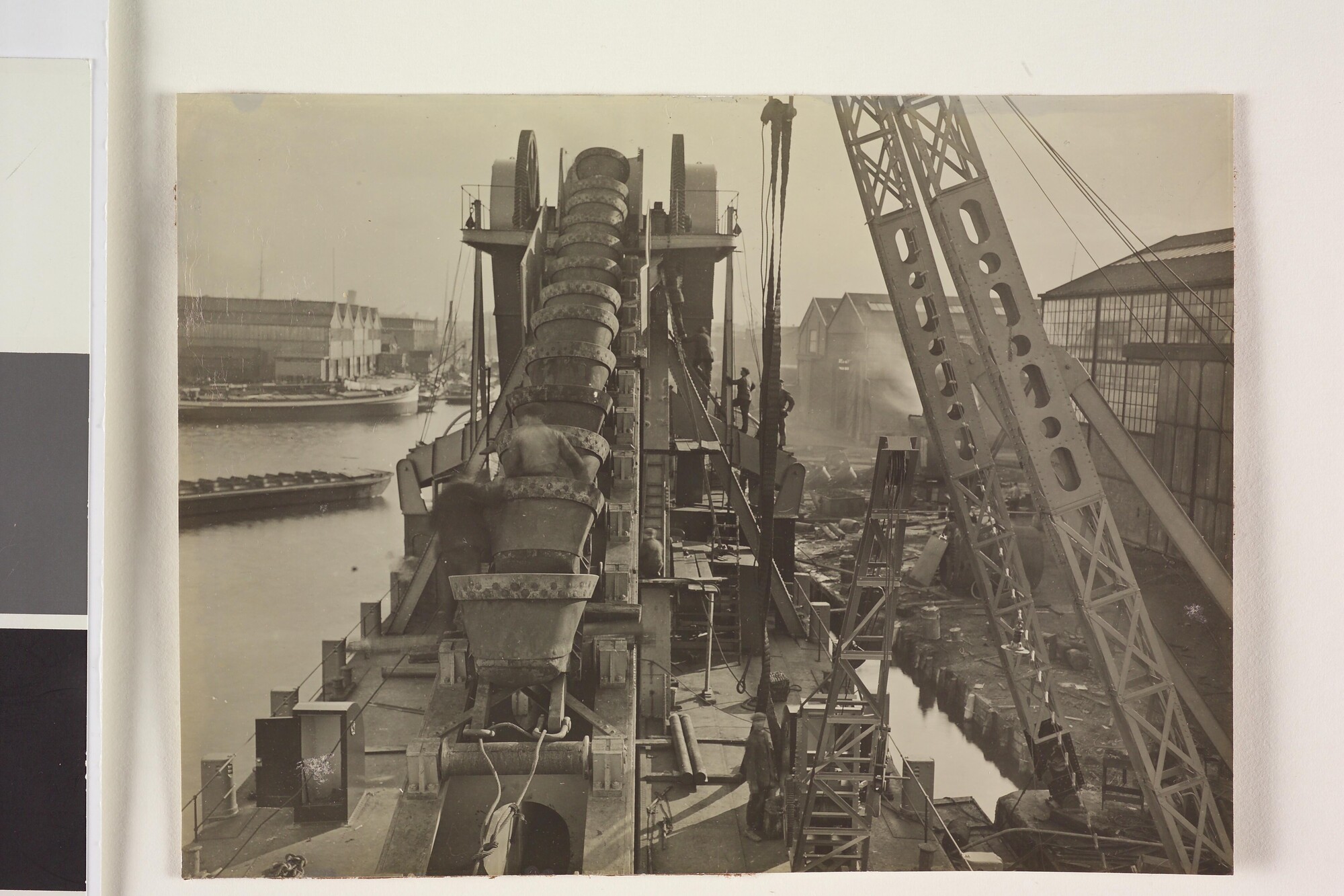 2000.3541; De scheepswerf van Verschure & Co; foto