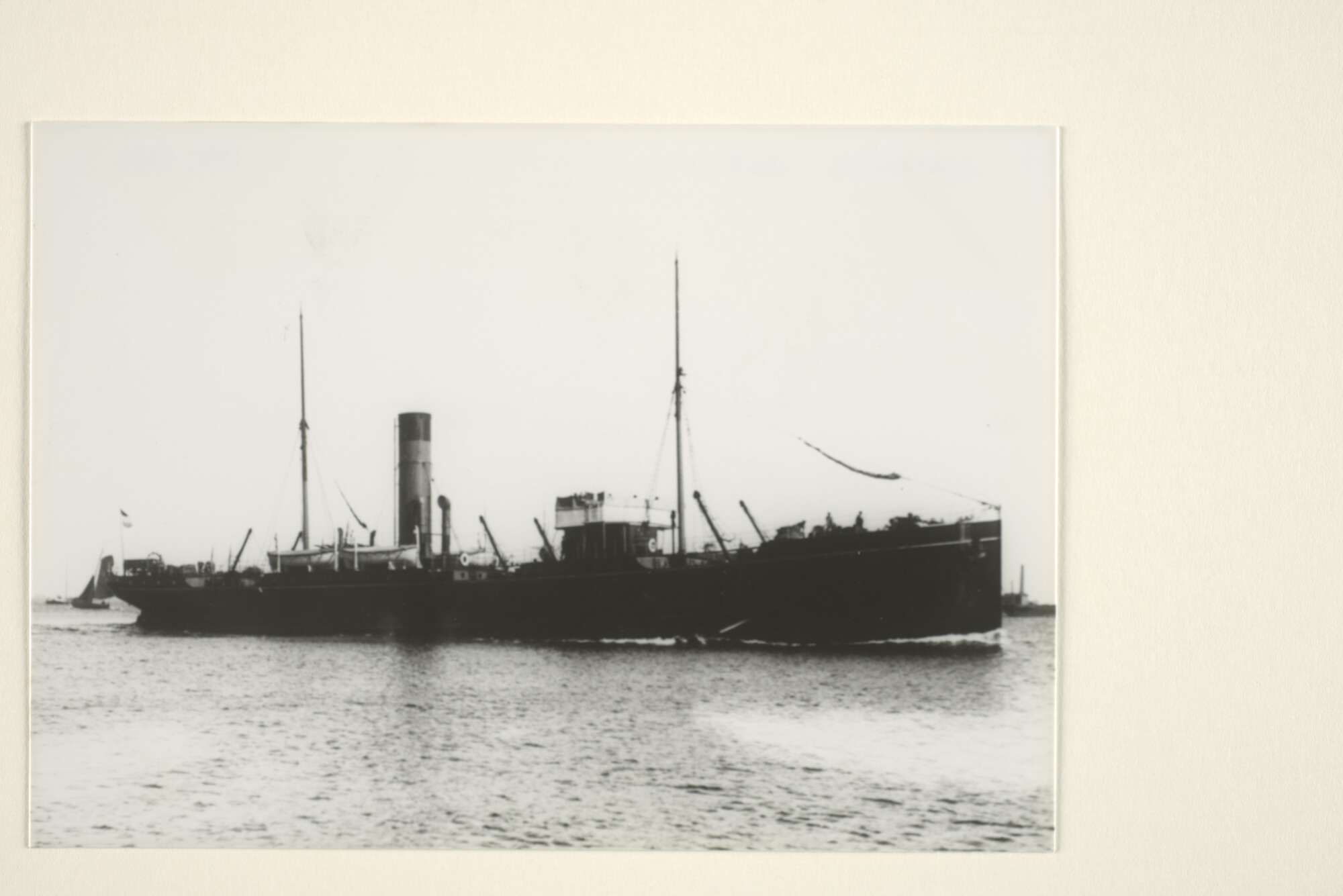 1995.6362; Het vrachtschip ss. IJstroom van de Hollandsche Stoomboot Maatschappij [...]; foto