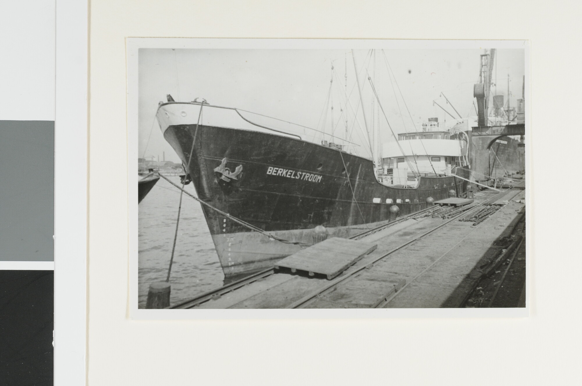 S.4380(04)528; Het vrachtschip ms. Berkelstroom van de Hollandsche Stoomboot Maatschappij [...]; foto