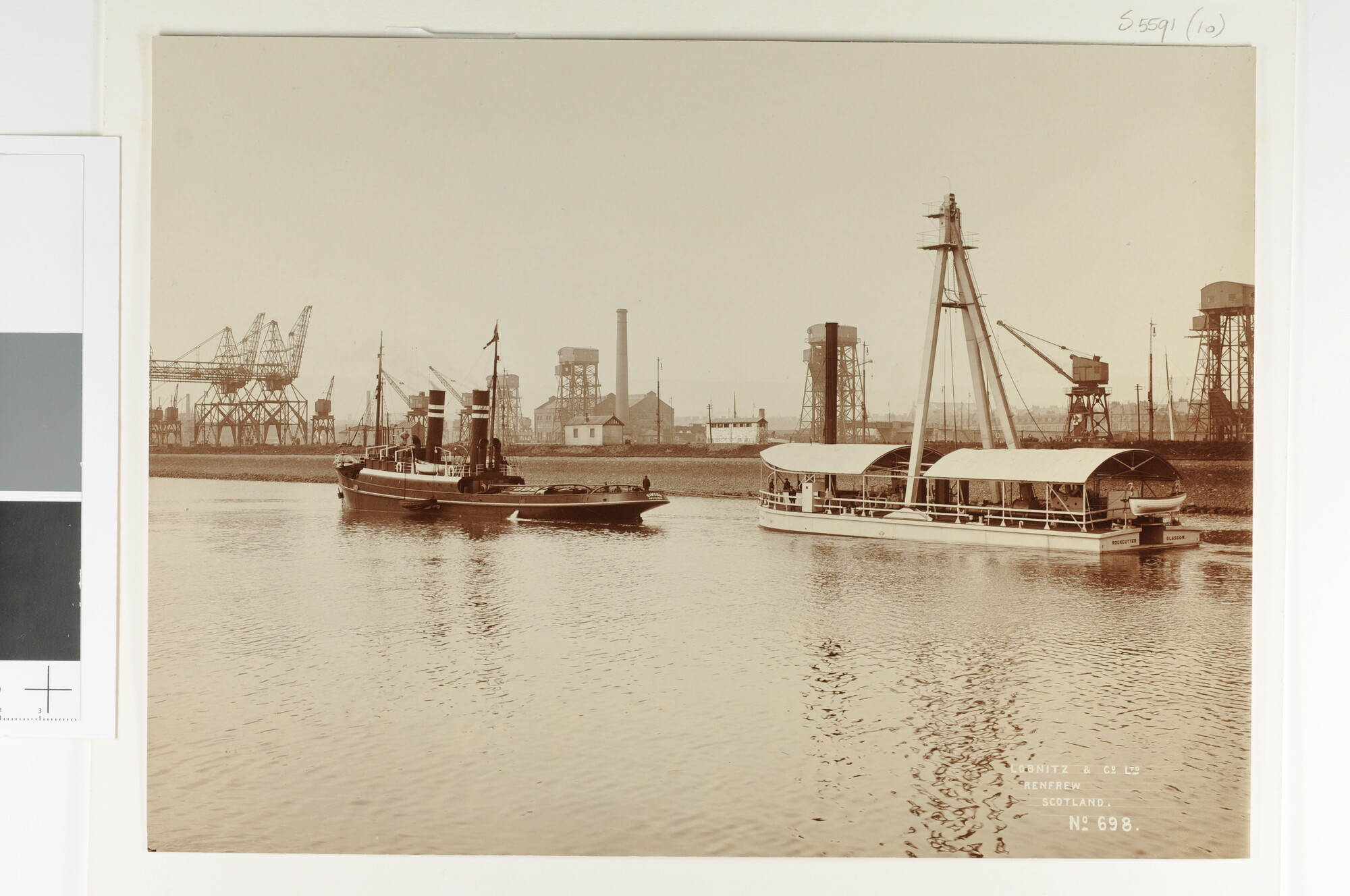 S.5591(10); De stoomsleepboot Simson van Gebroeders Zurmühlen met de Rockcutter uit [...]; foto