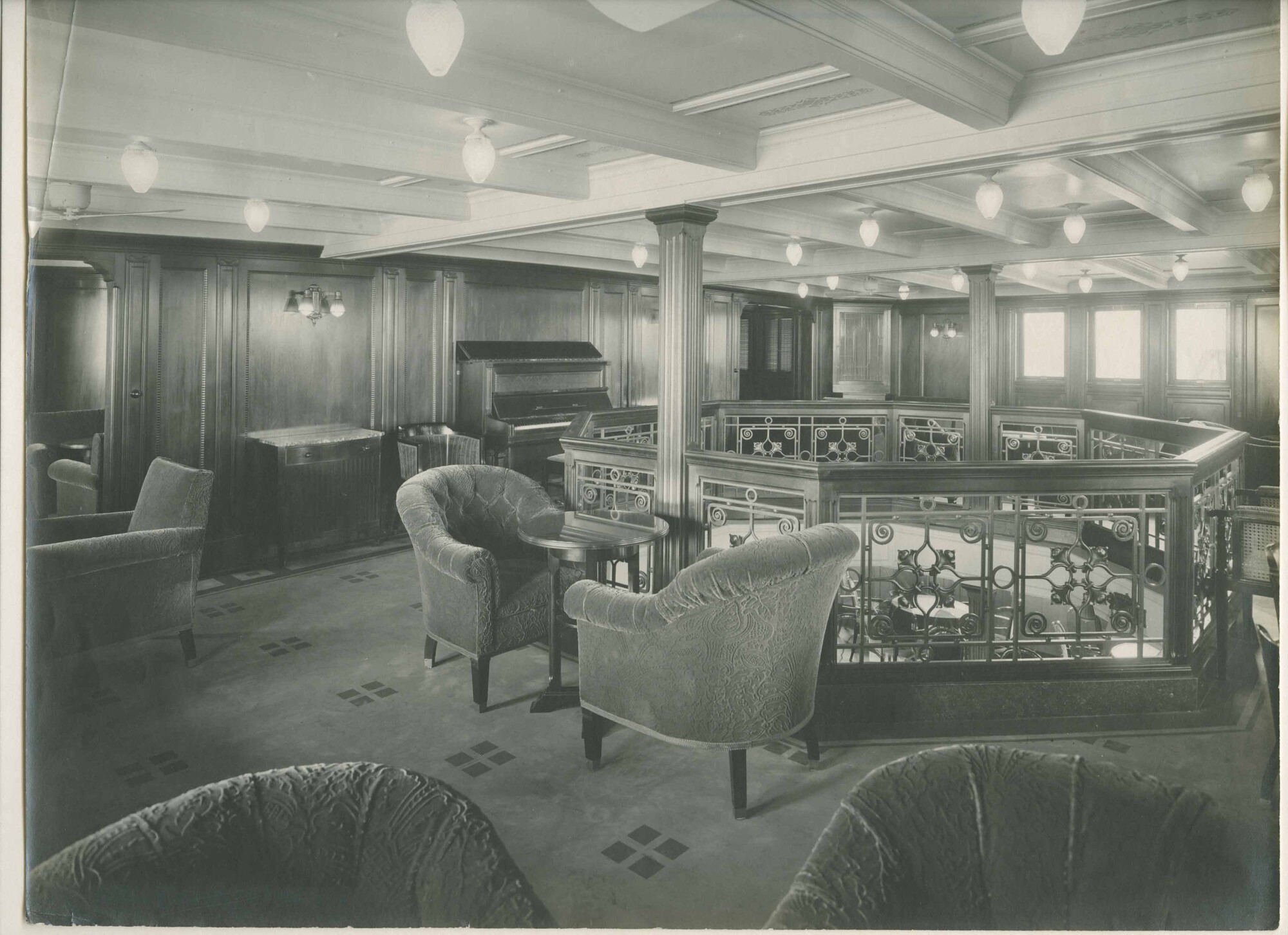 S.5444(0496)2; Interieurfoto van ss. Van Rensselaer van de KWIM; foto