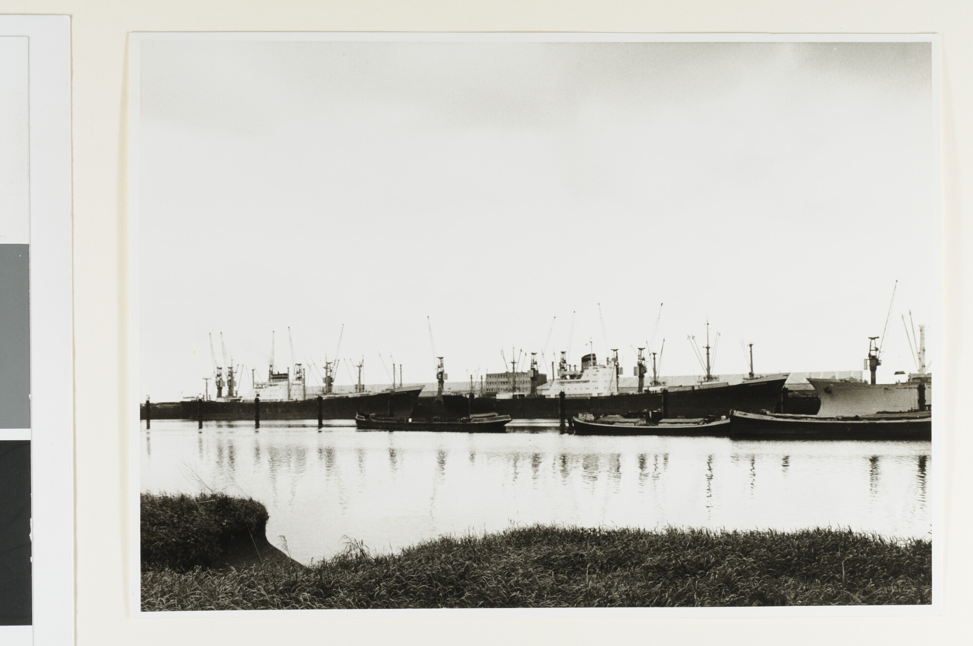 S.7032(041); Het vrachtschip ms. 'Loppersum' van de NV; foto