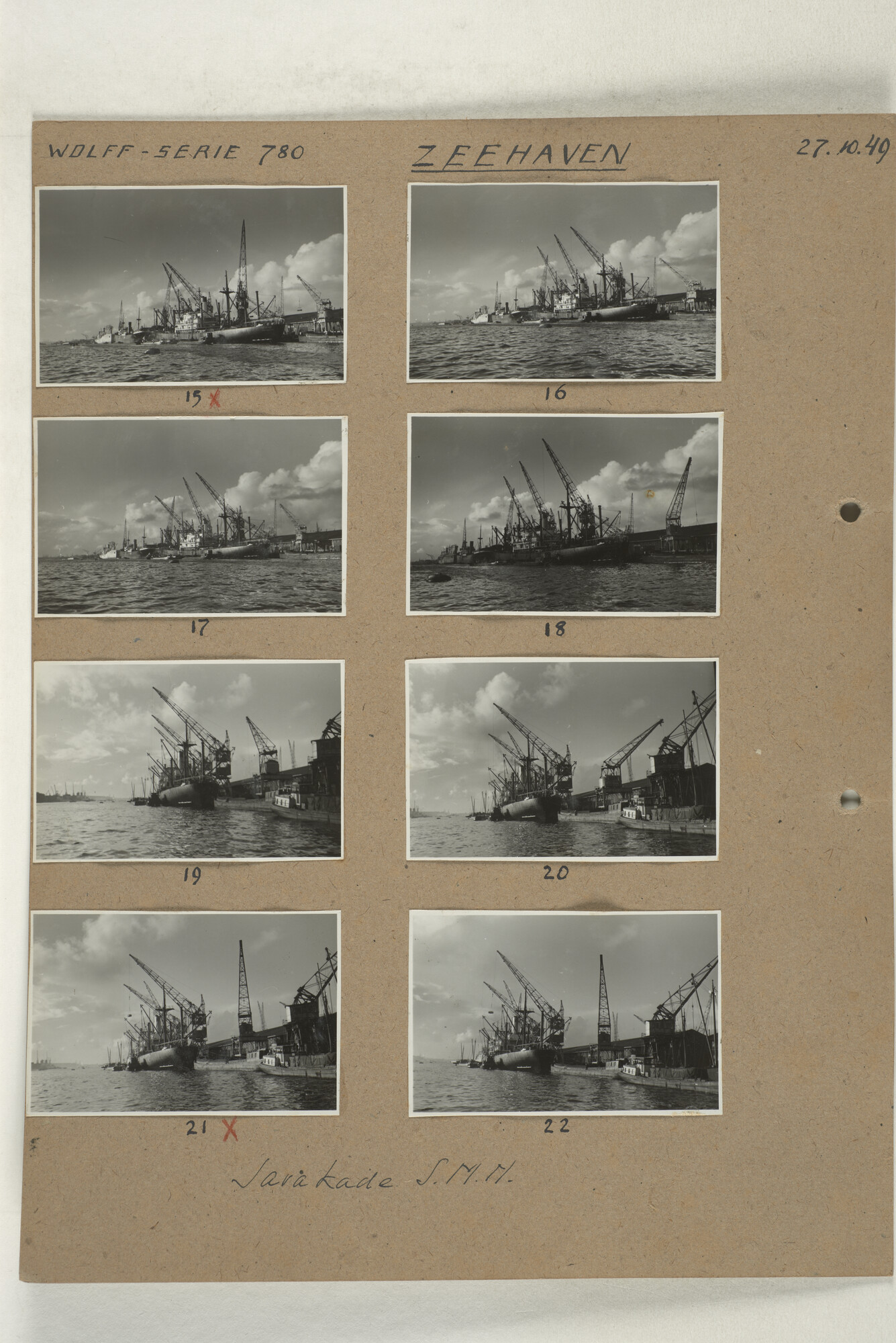 1998.2181; Omslag met een grote hoeveelheid proef foto's gemaakt in opdracht van de Gemeente Handelsinrichtingen en de Vereniging "de Amsterdamsche Haven" te Amsterdam.; omslag