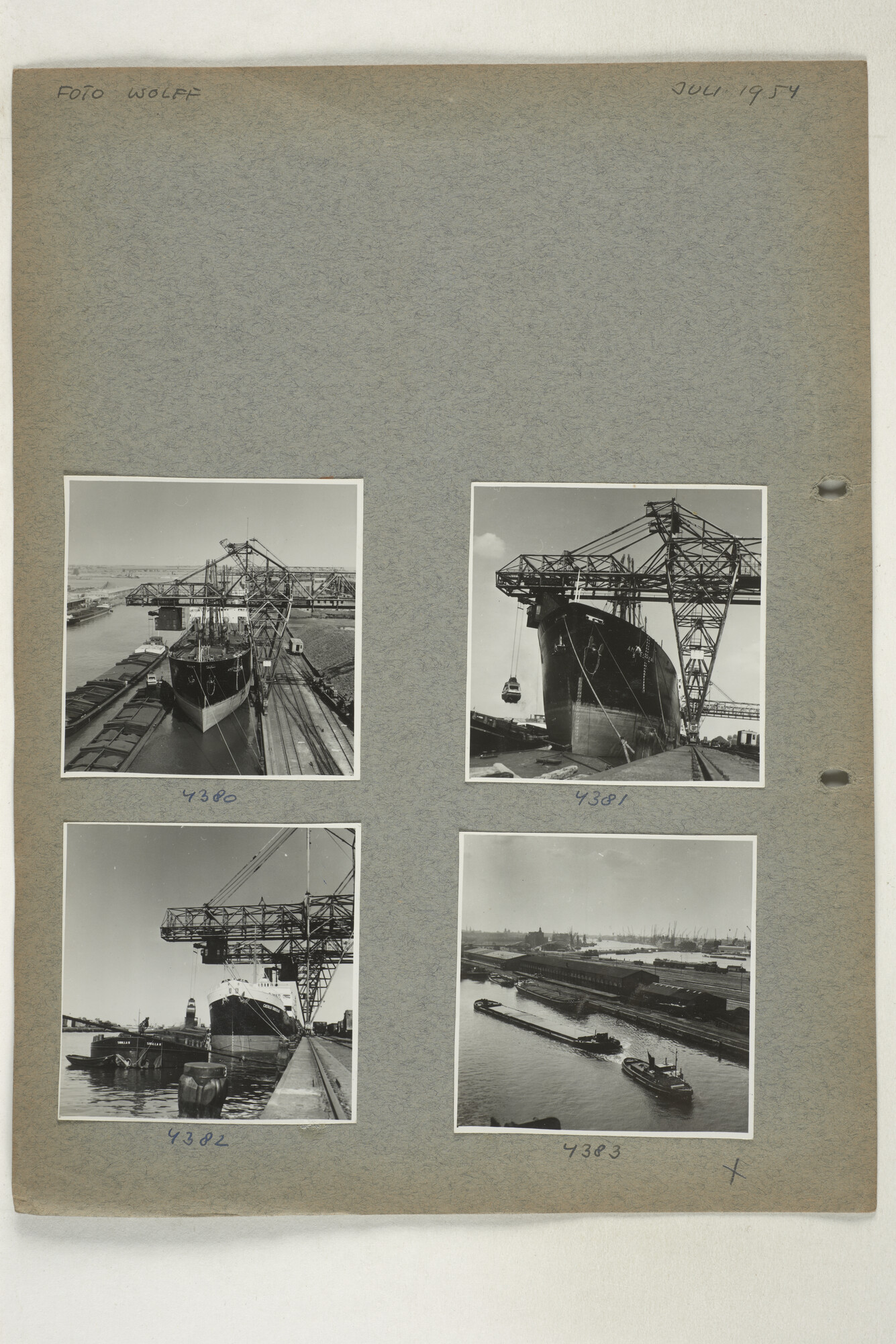 1998.2182; Omslag (voorheen ordner) met een grote hoeveelheid proef foto's van de haven en de stad van Amsterdam; omslag