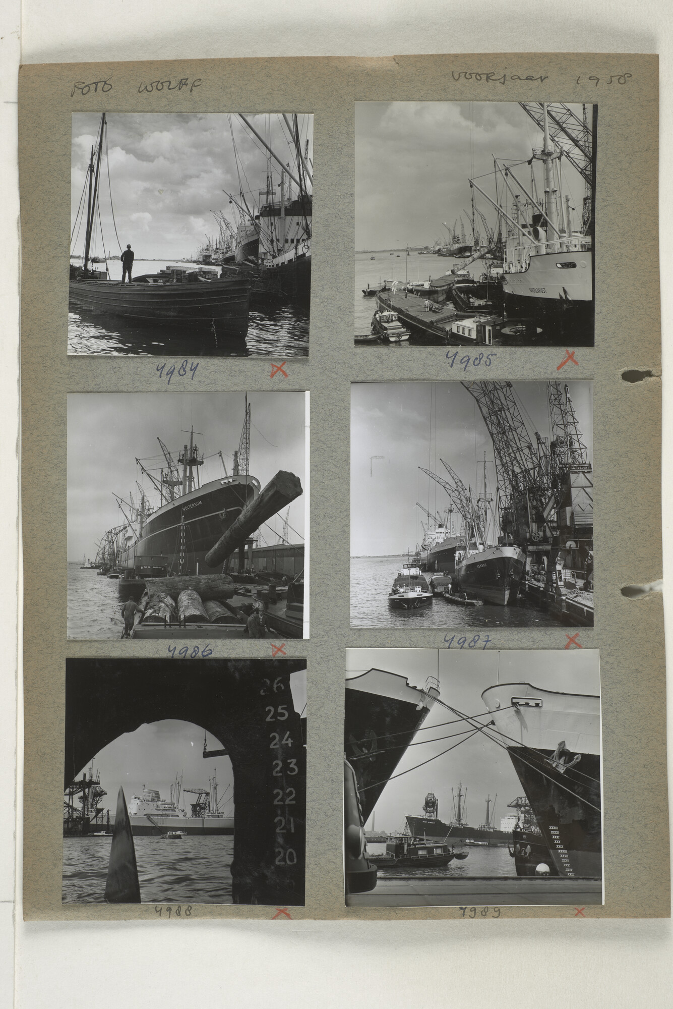 1998.2183; Omslag (voorheen ordner) met een grote hoeveelheid proef foto's van de haven en de stad van Amsterdam; omslag