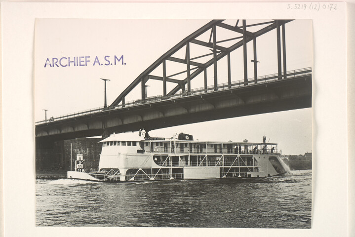 S.5219(12)0172; Foto's van de proeftocht van de bij de ASMgebouwde Braziliaanse hekwieler 'Placido de Castro' bij vertrek van de ASM; fotoreportage